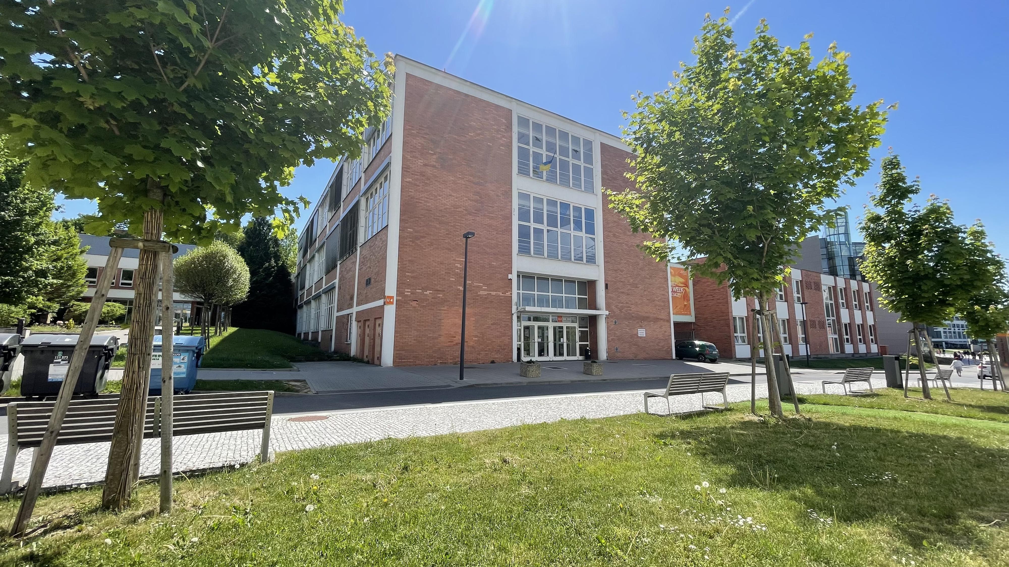 Fakulta multimediálních komunikací