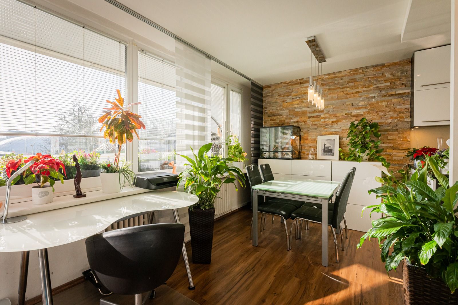 Zuzana Lang - realitní makléř foto 3