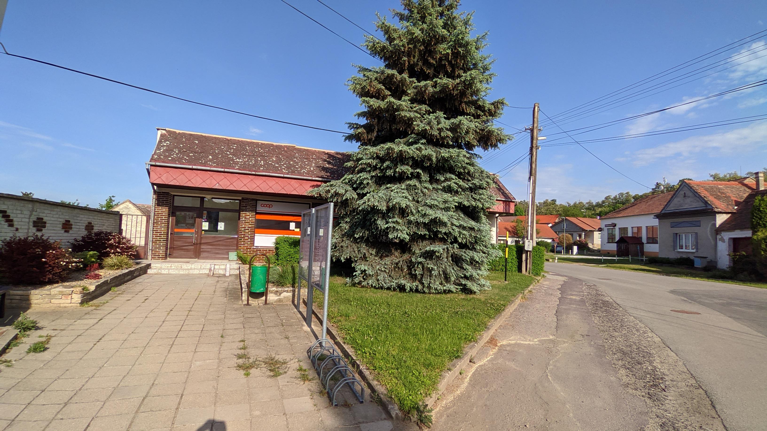 JEDNOTA, spotřební družstvo, Moravský Krumlov – COOP foto 2