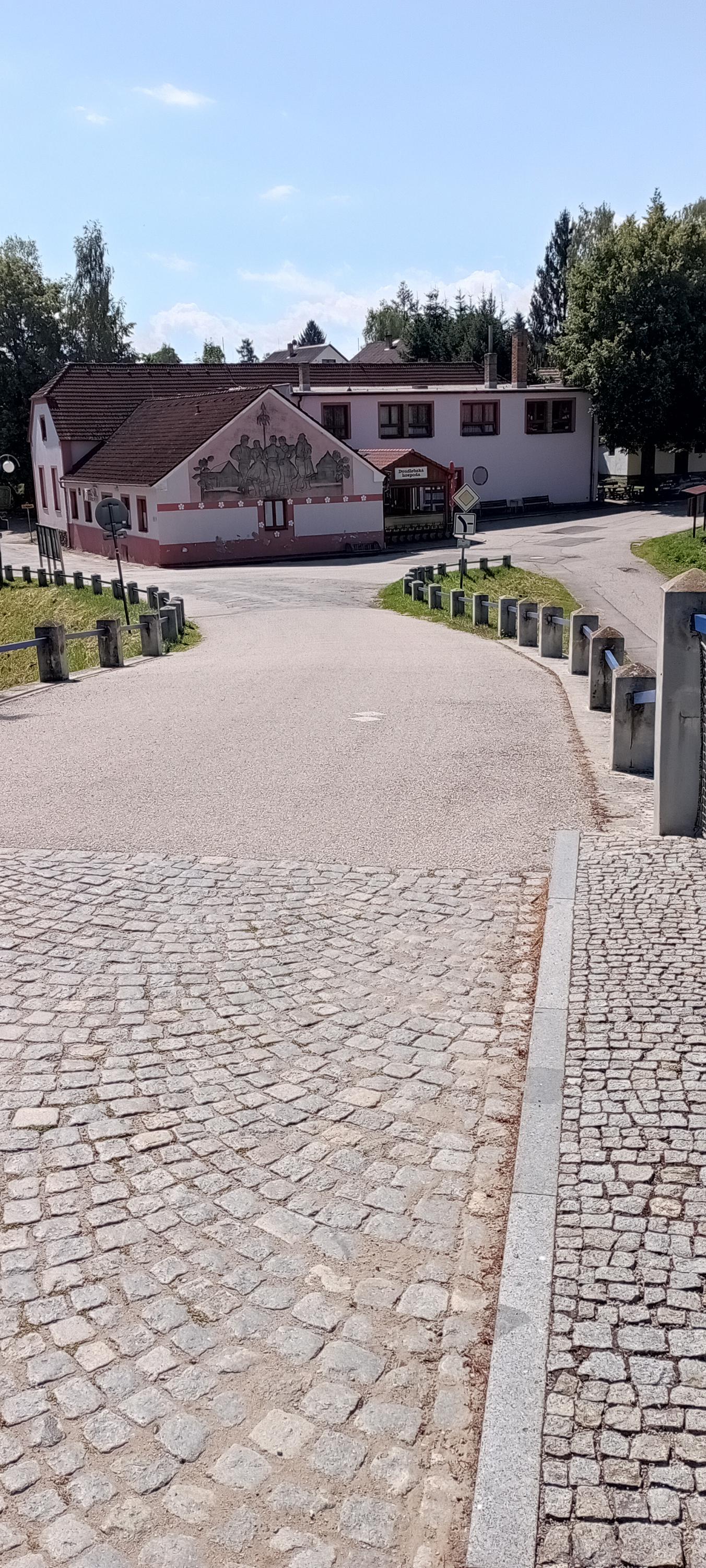 DOUDLEBSKÁ HOSPODA foto 2