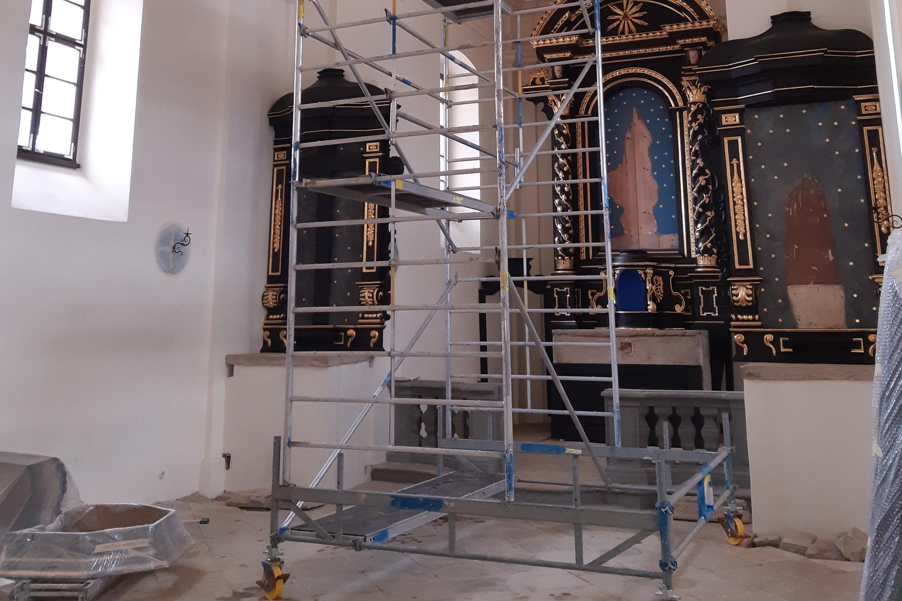 Pronájem hliníkových pojízdných lešení