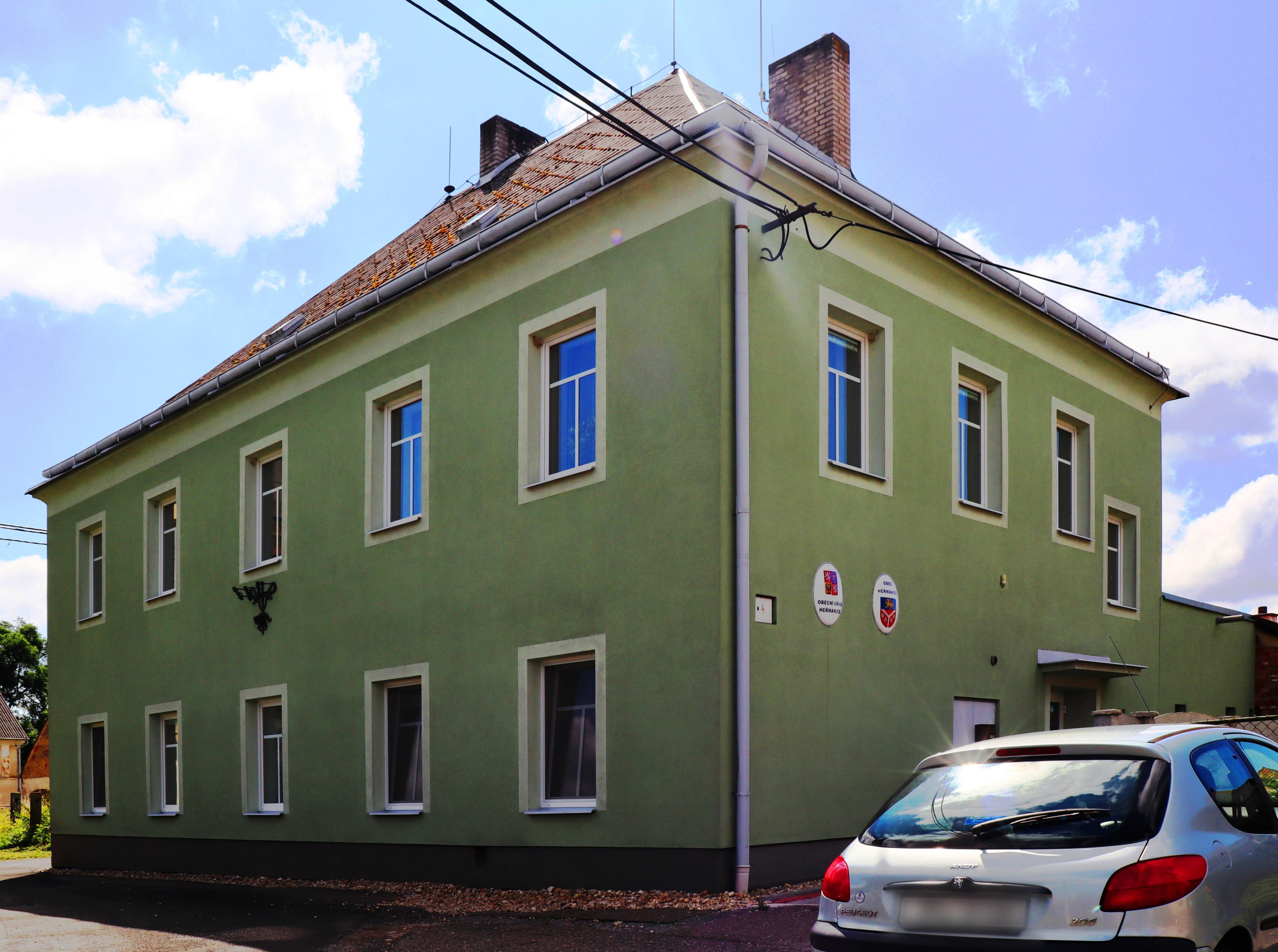Heřmanice - obecní úřad foto 4