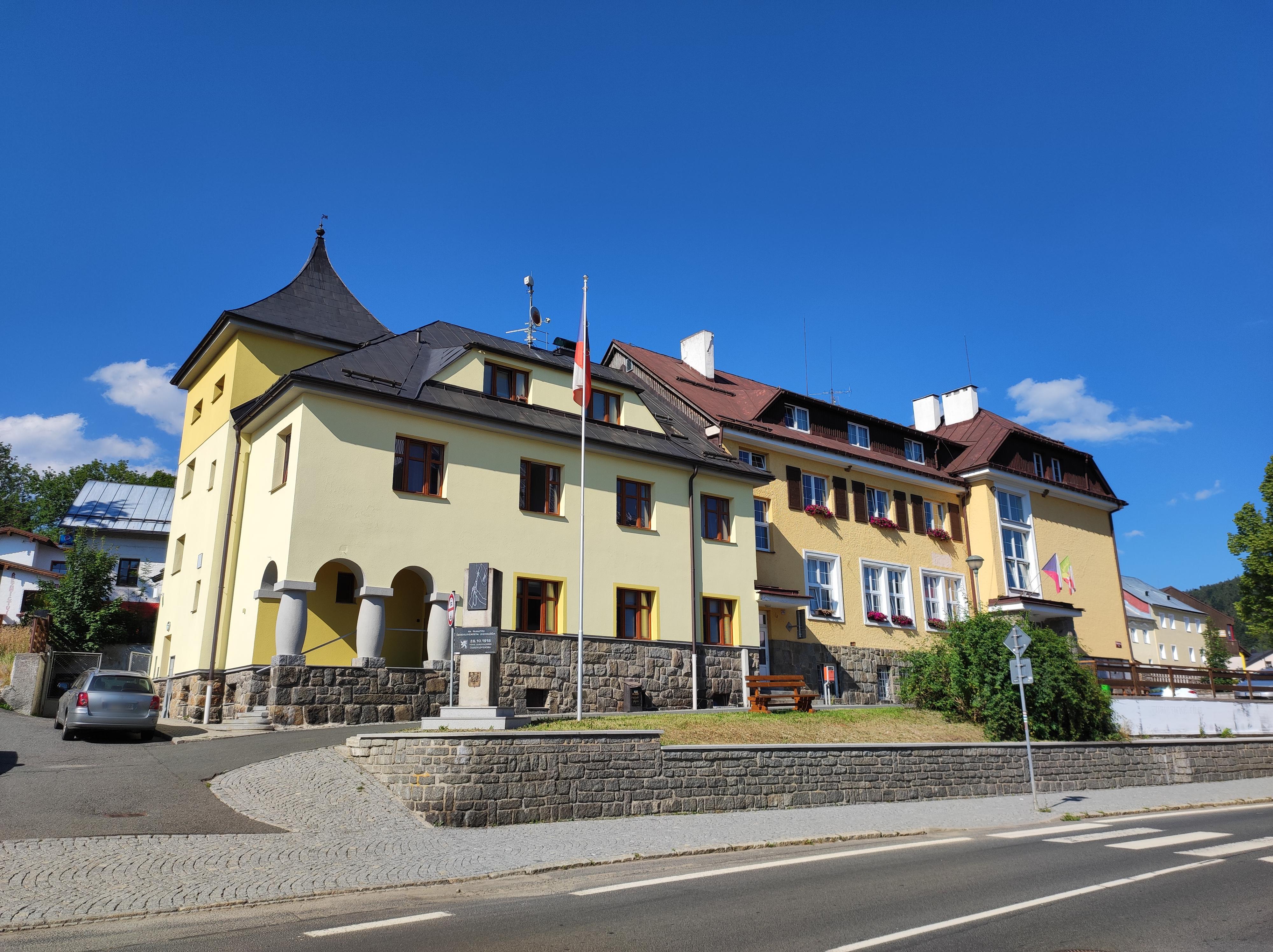 Železná Ruda - městský úřad foto 3