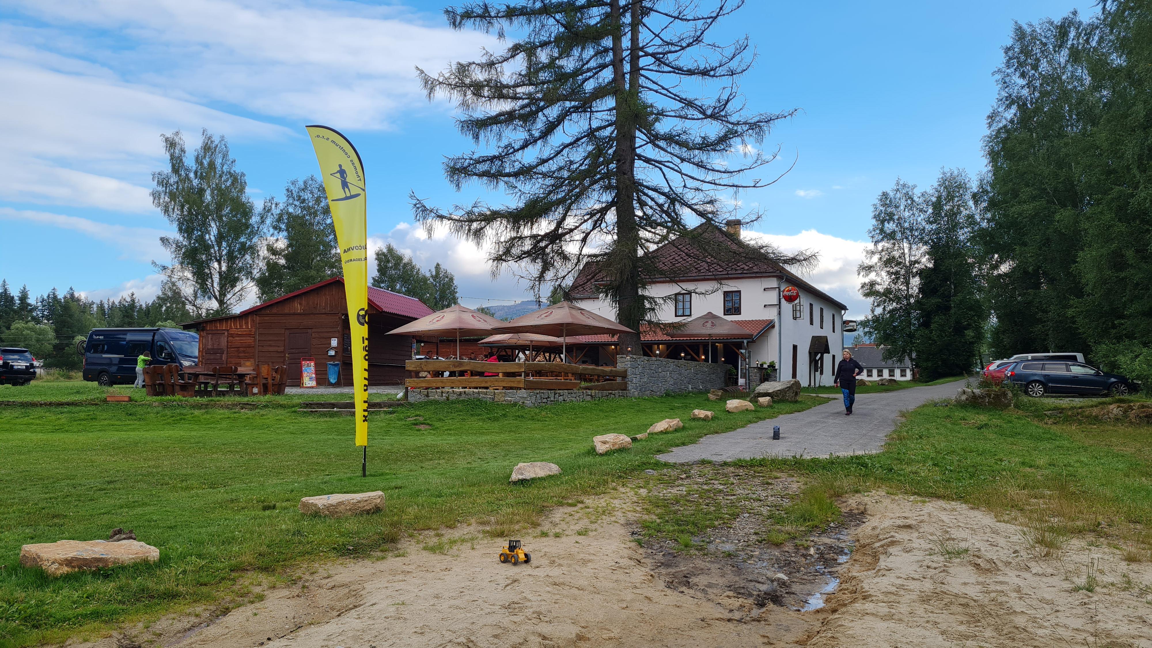 Restaurace u mostu foto 3