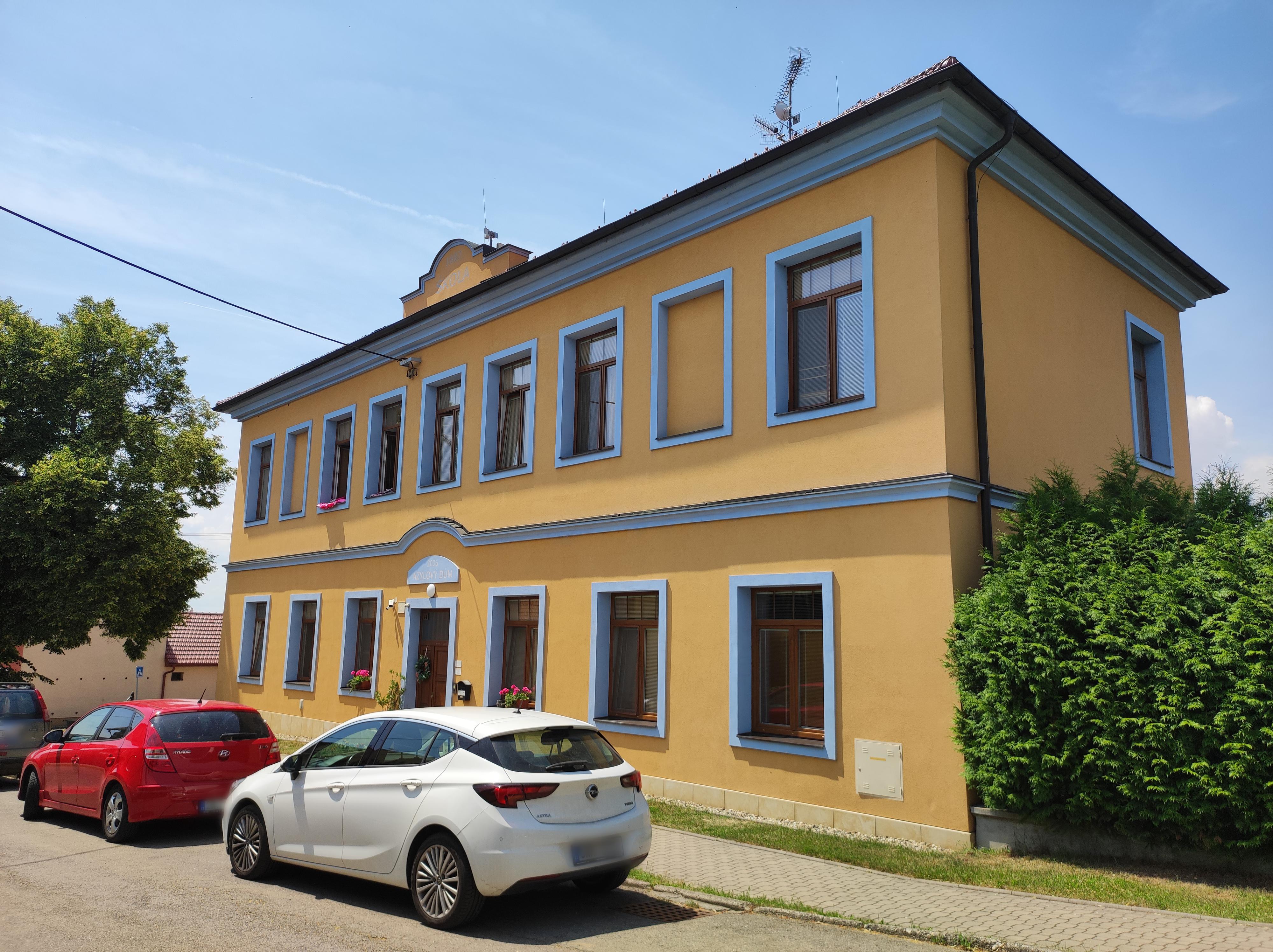 PETRKLÍČ, o.p.s., azylový dům pro ženy a matky s dětmi