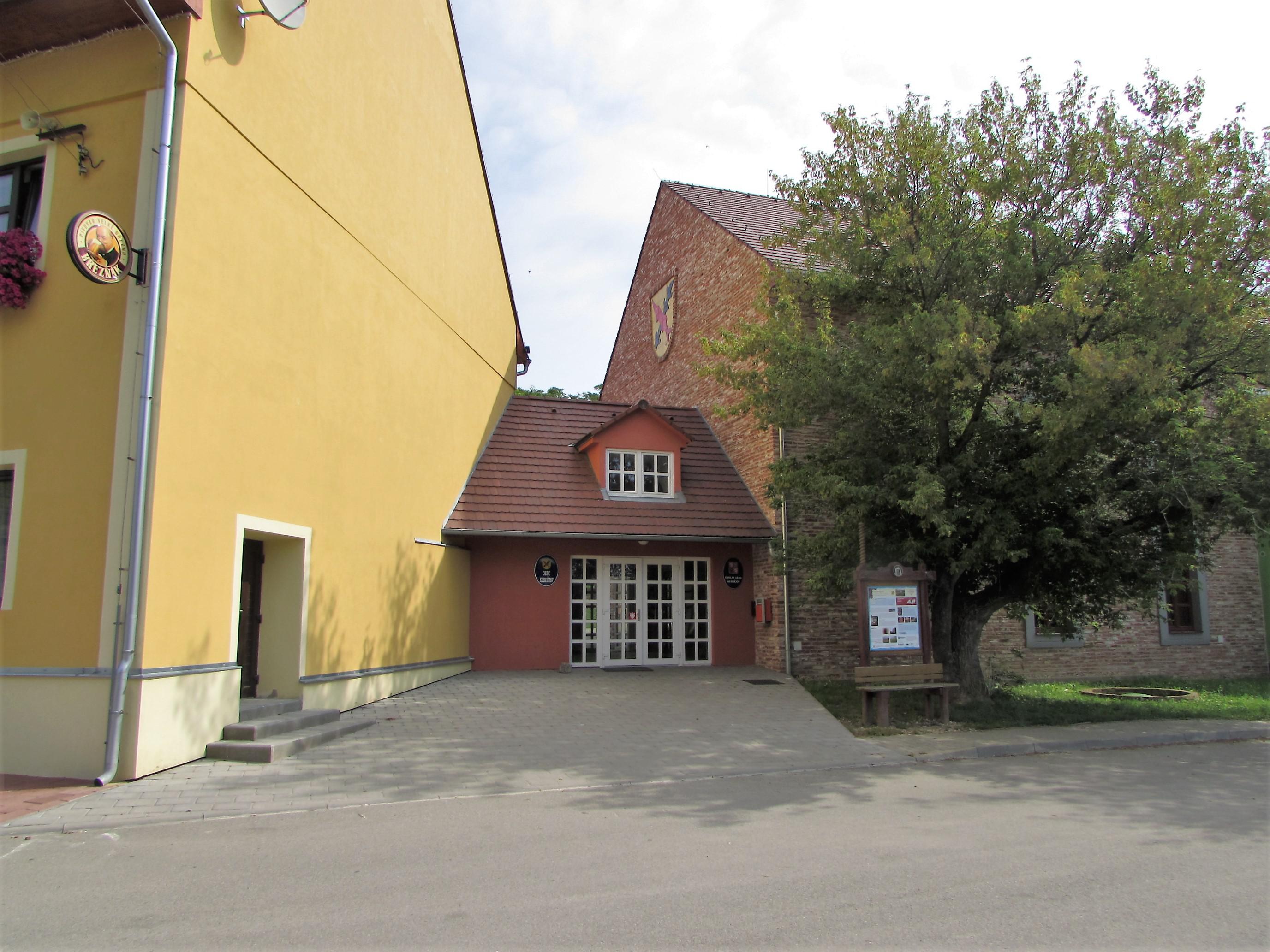 Kurdějov - obecní úřad foto 6