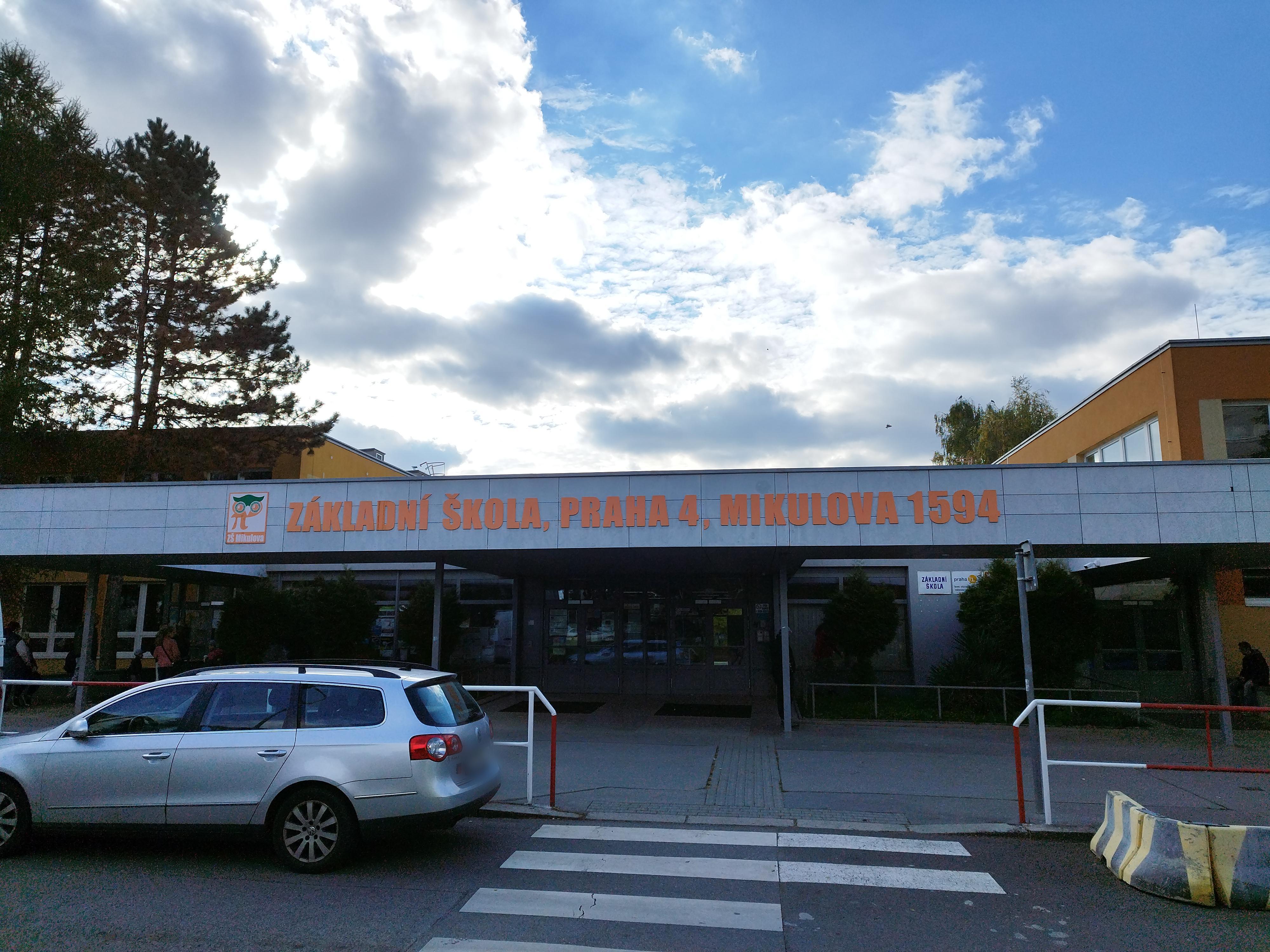 ZŠ Praha 4, Mikulova foto 1