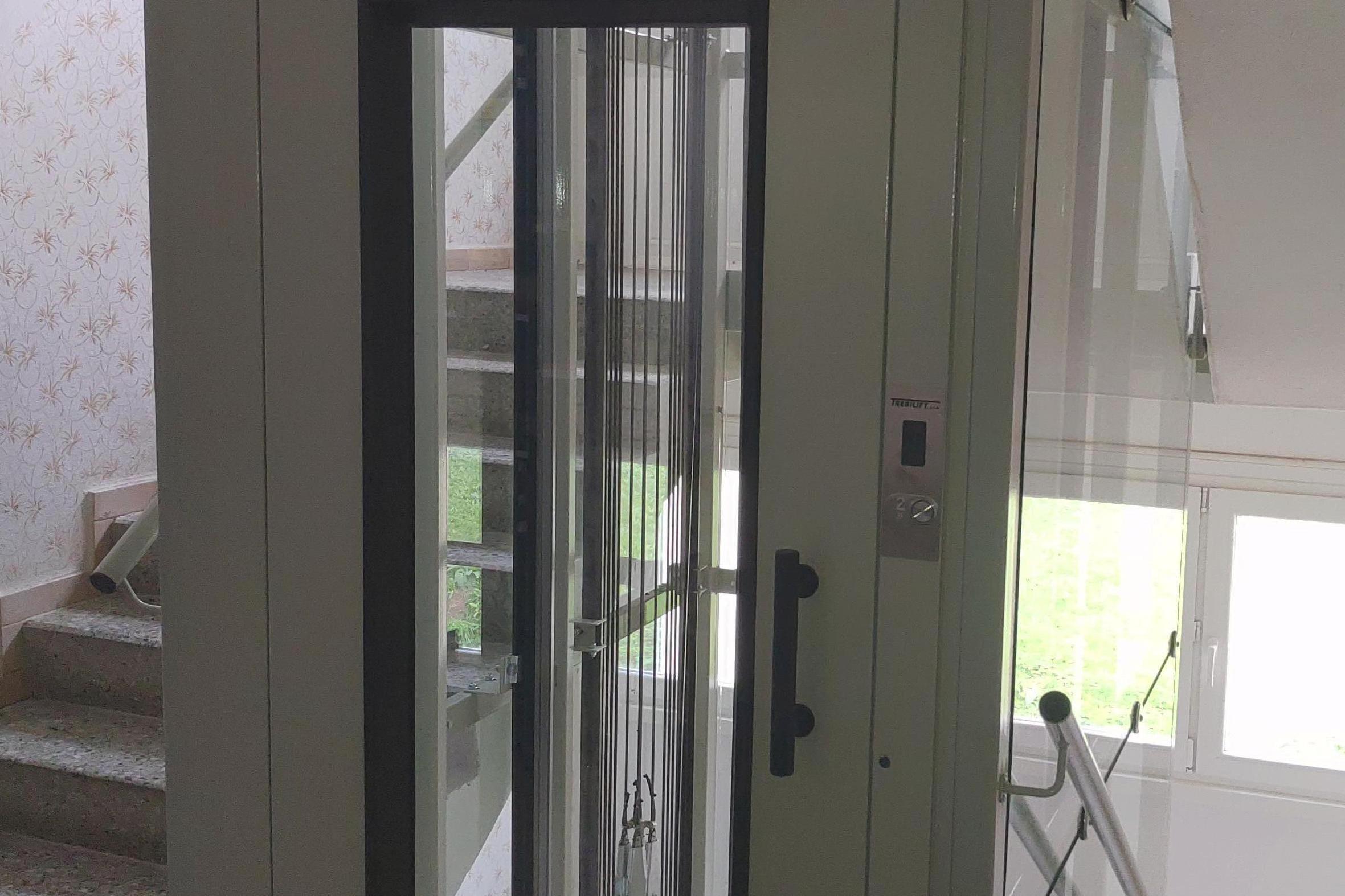 Vestavba, rekonstrukce, výtahy, domy bez výtahů