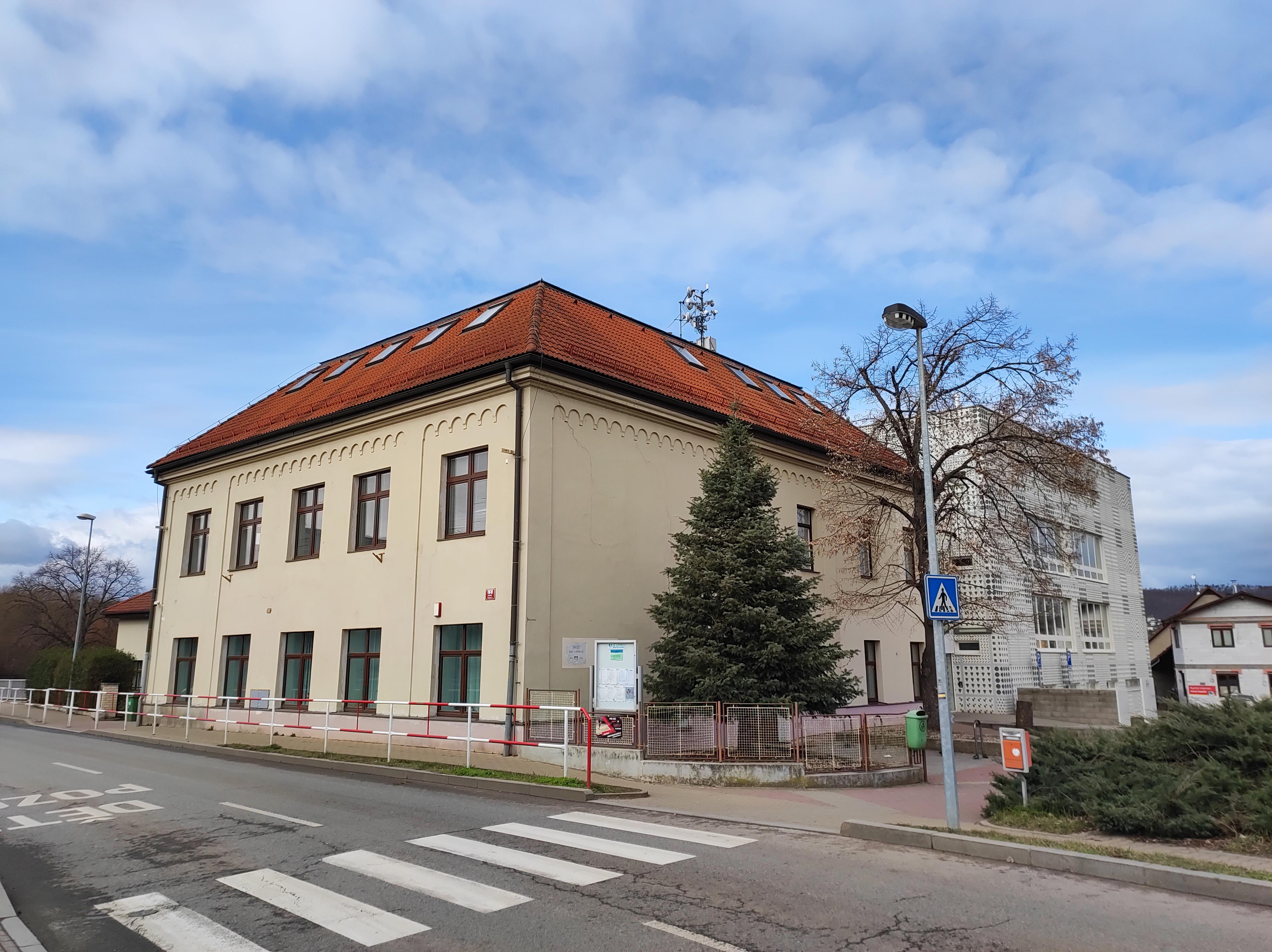 Základní škola Praha-Lipence foto 2