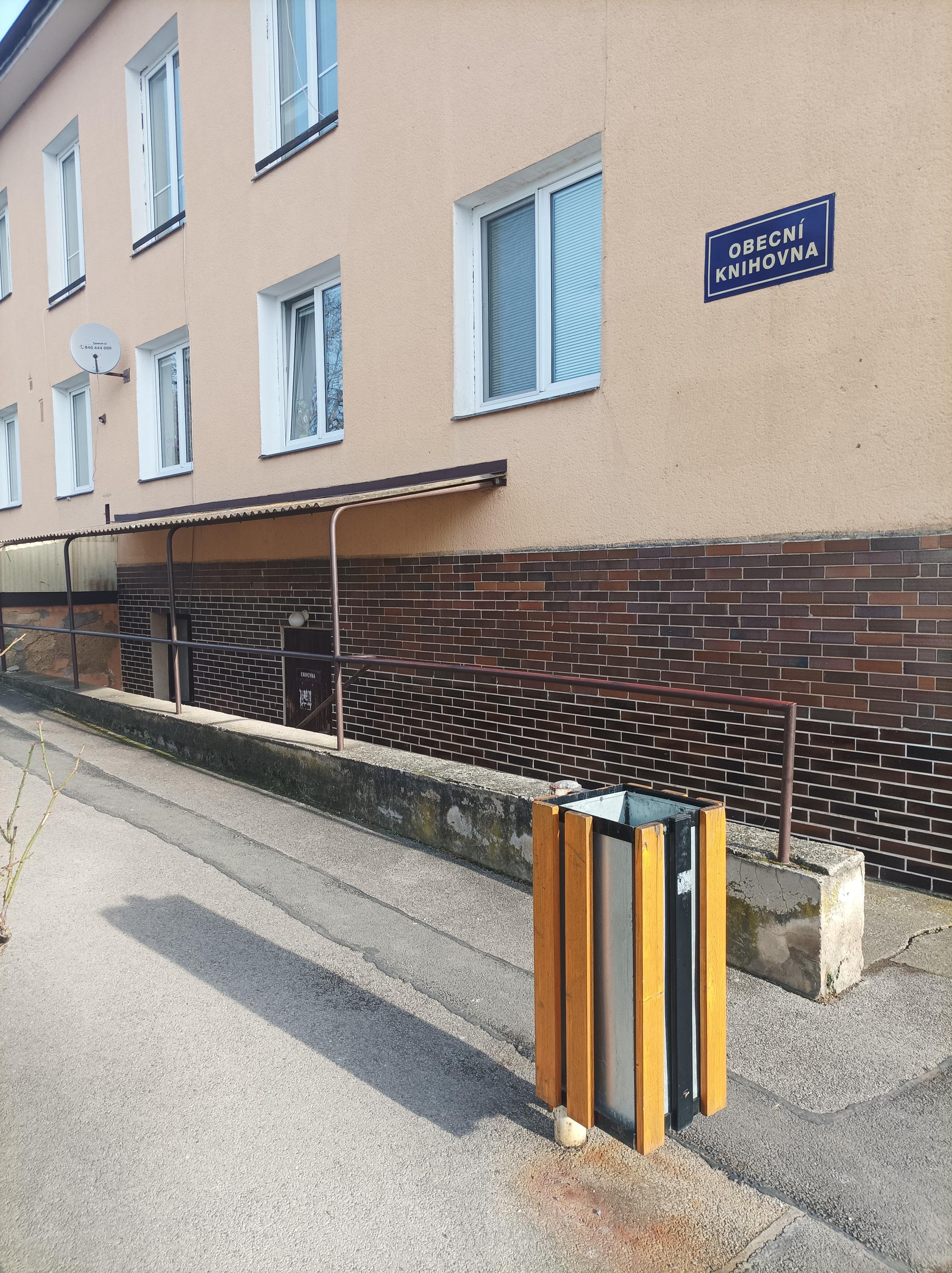 Obecní knihovna Tmaň foto 1