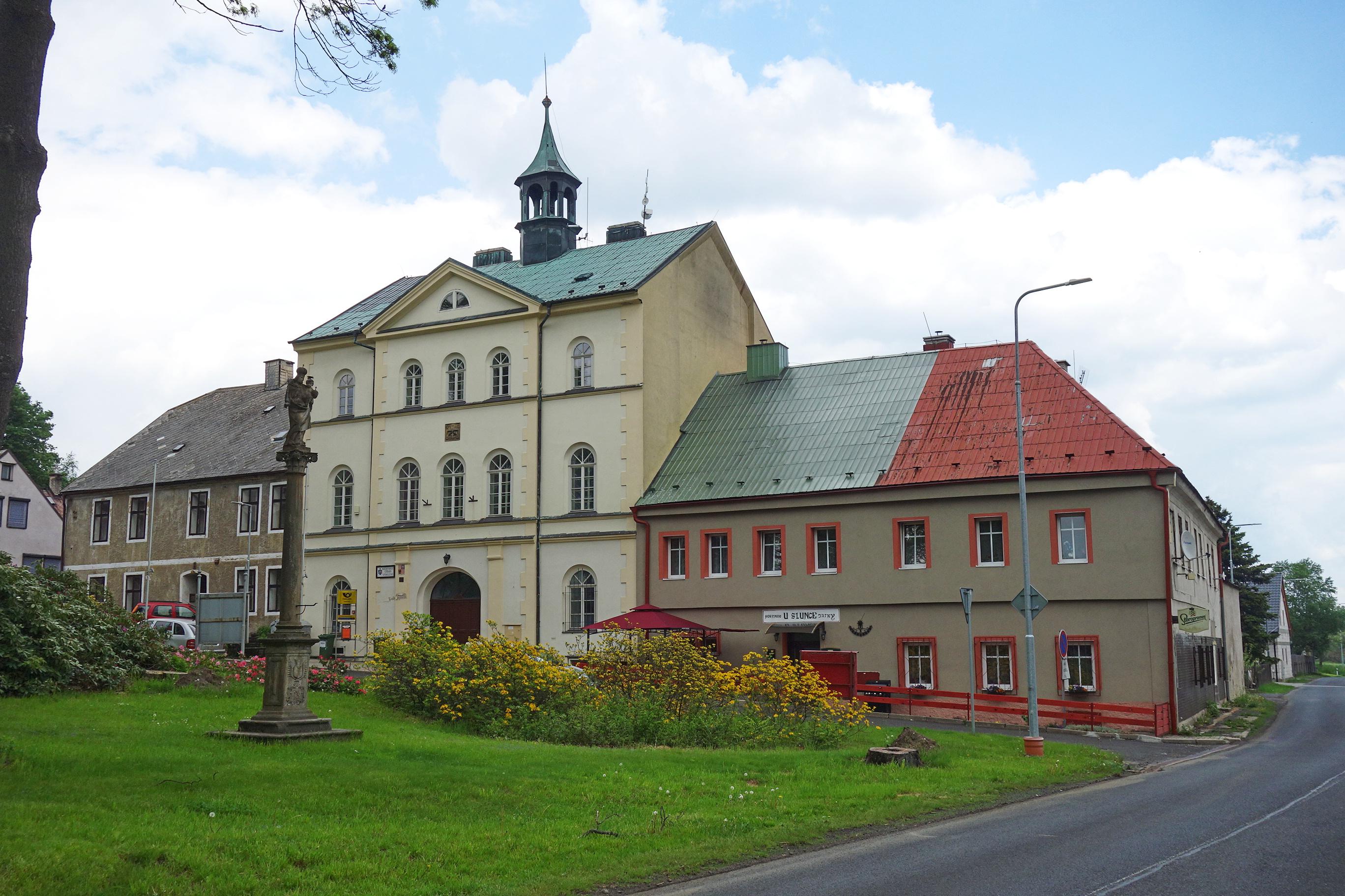 Výsluní - městský úřad foto 2