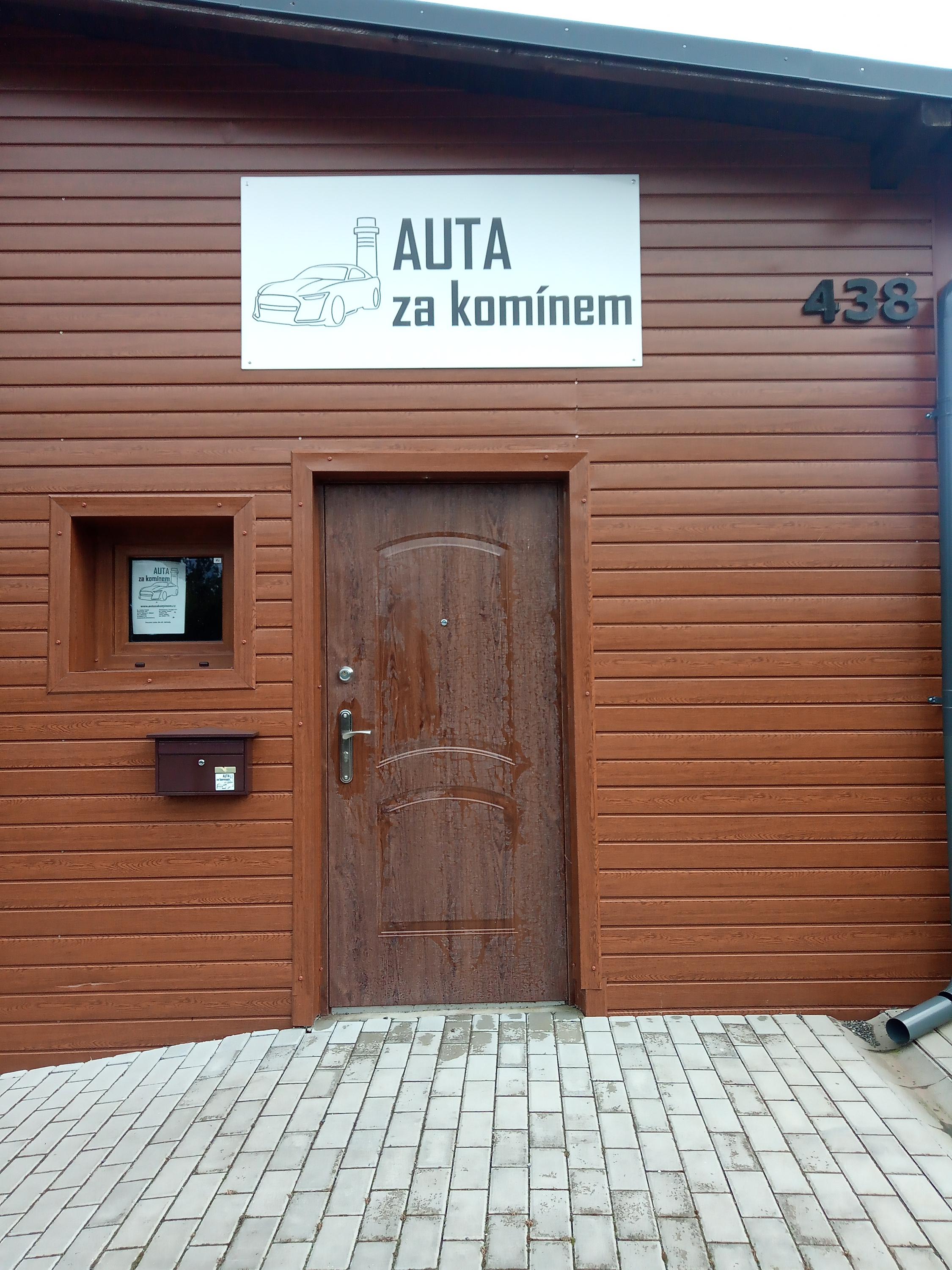 Auta za komínem - Tomáš Lukšan foto 5
