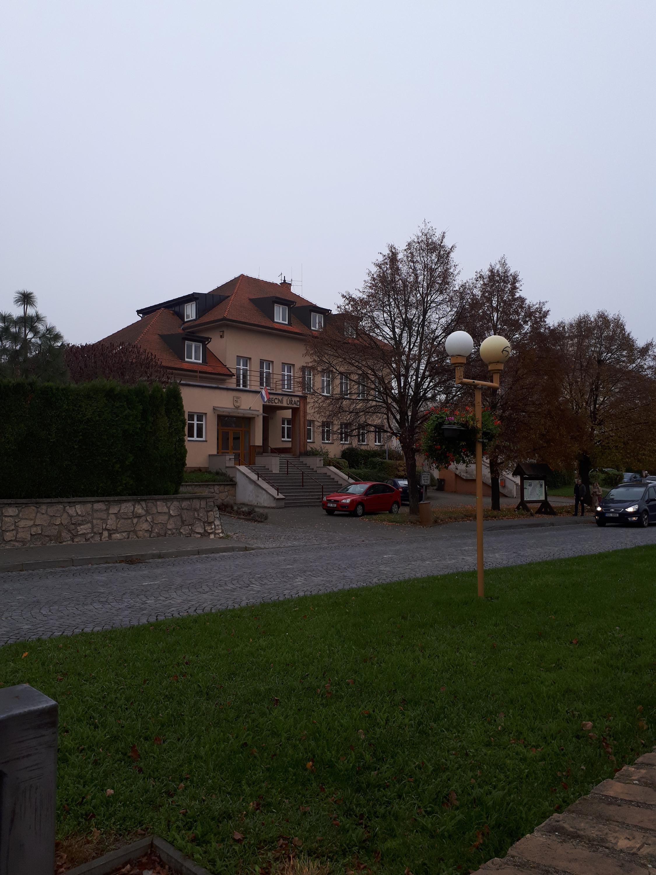 Velehrad - obecní úřad foto 4