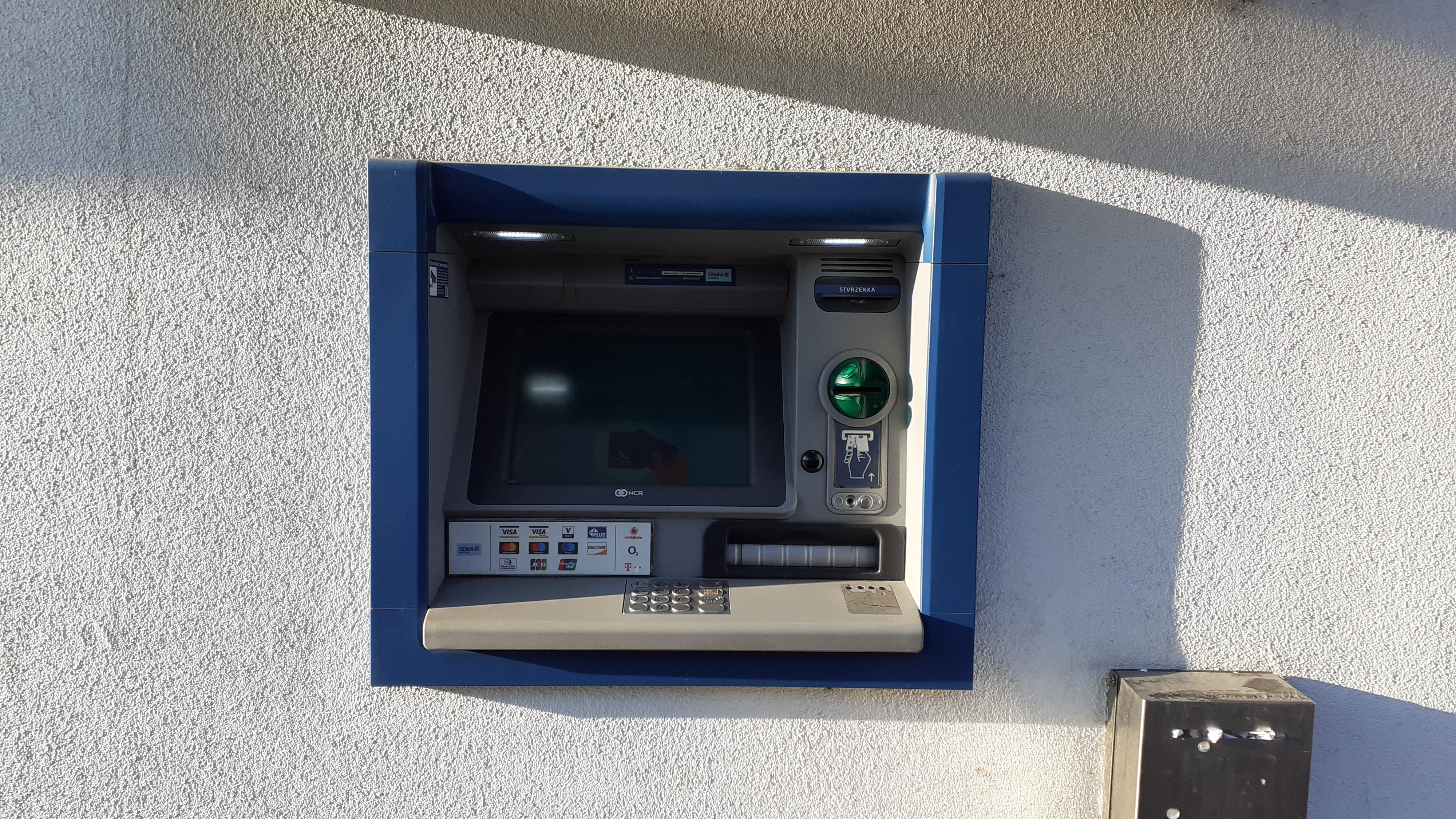 Bankomat České spořitelny foto 2