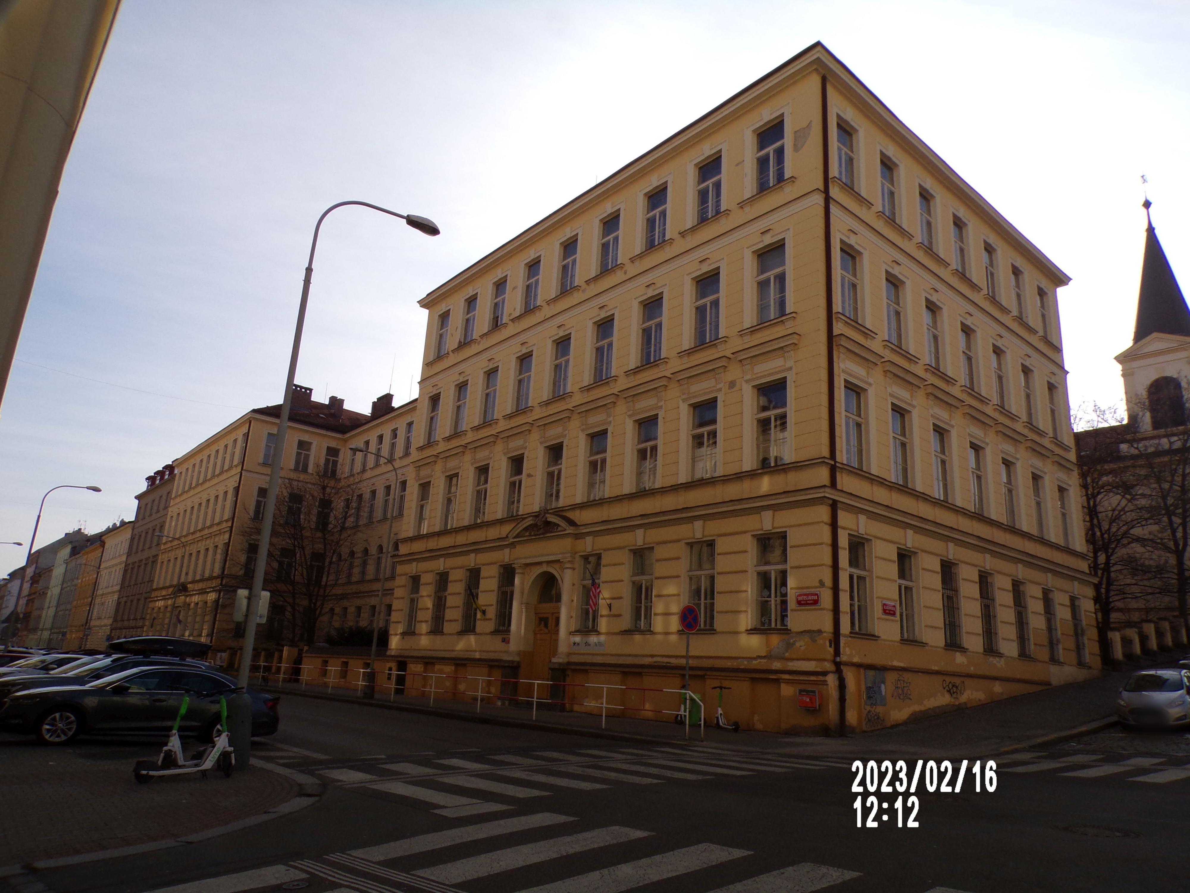 Pražské humanitní gymnázium foto 2