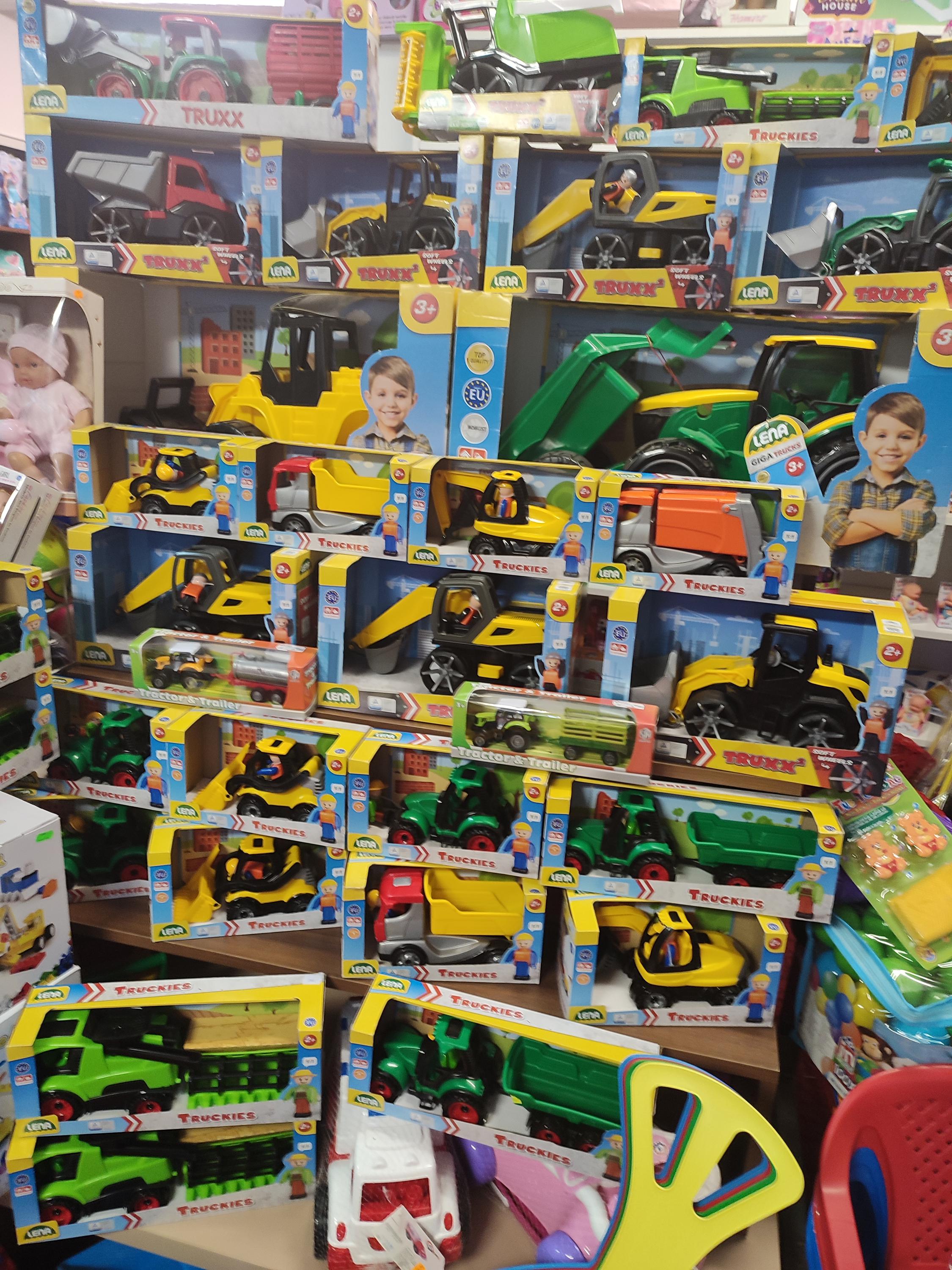 Hračky u komína foto 6
