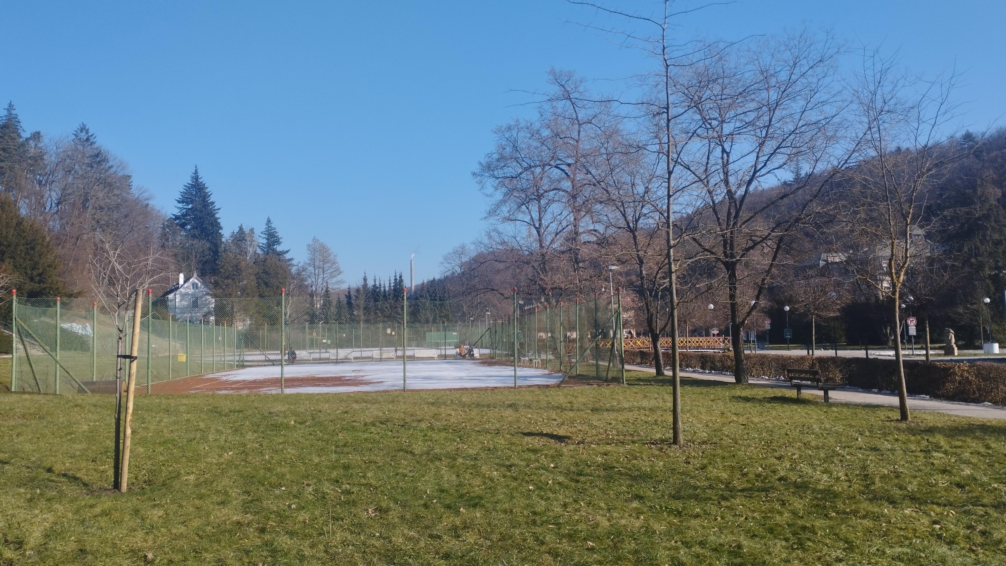 Tenisové kurty Luhačovice foto 3