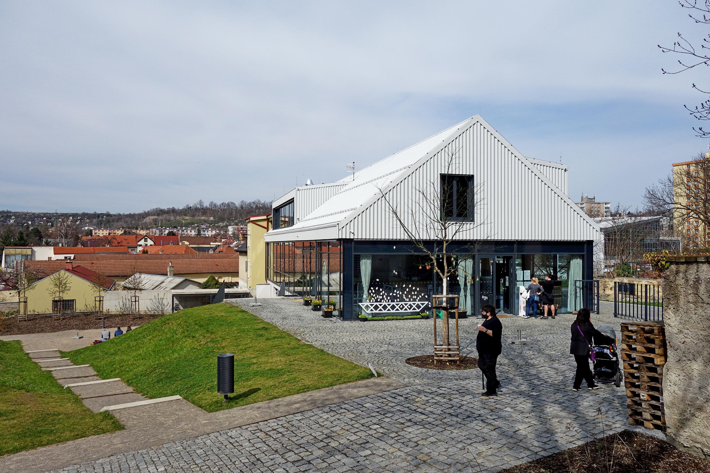 Městská knihovna v Praze - Hloubětín foto 2