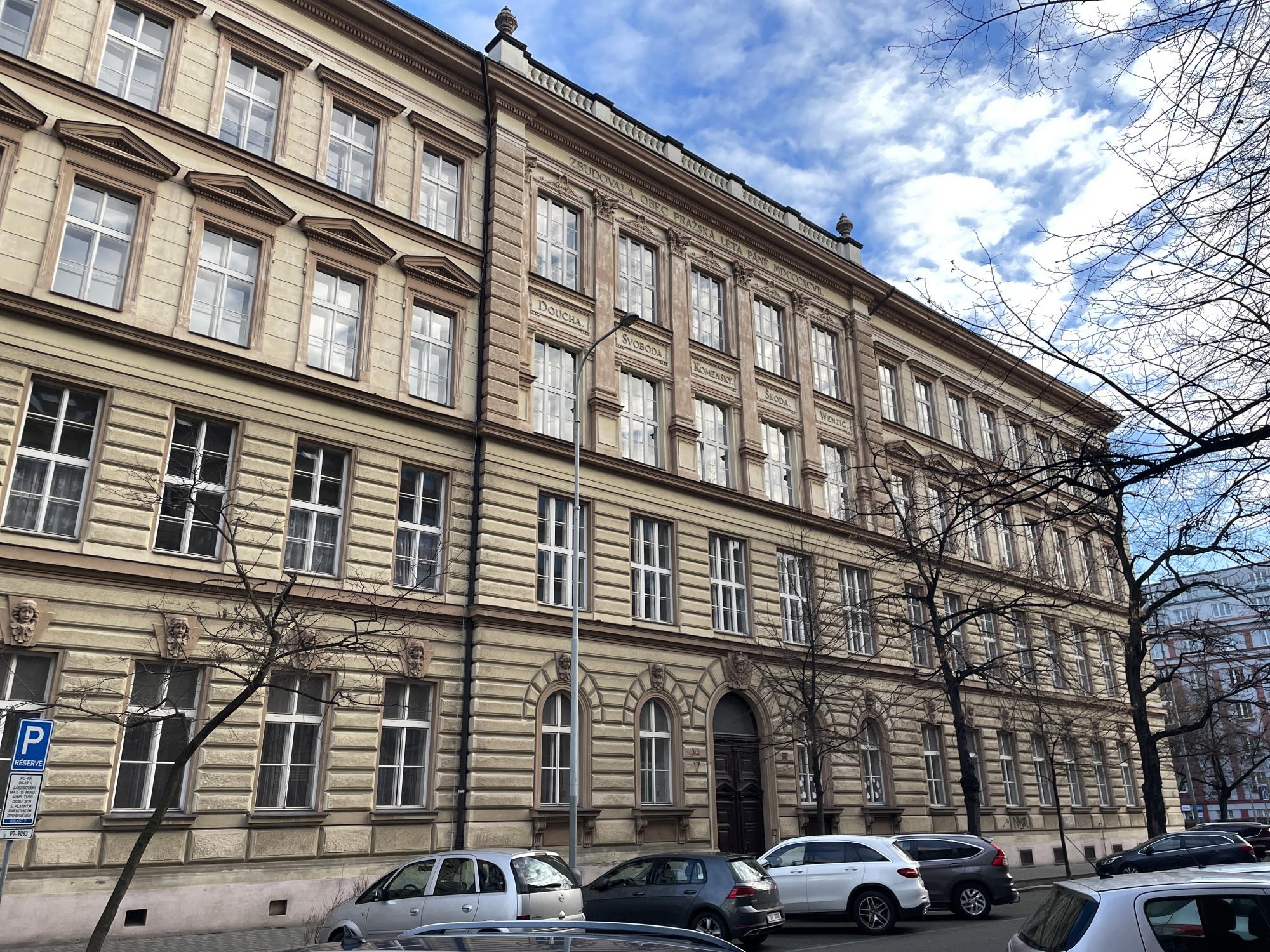 ZŠ a MŠ Praha 7, Tusarova foto 2