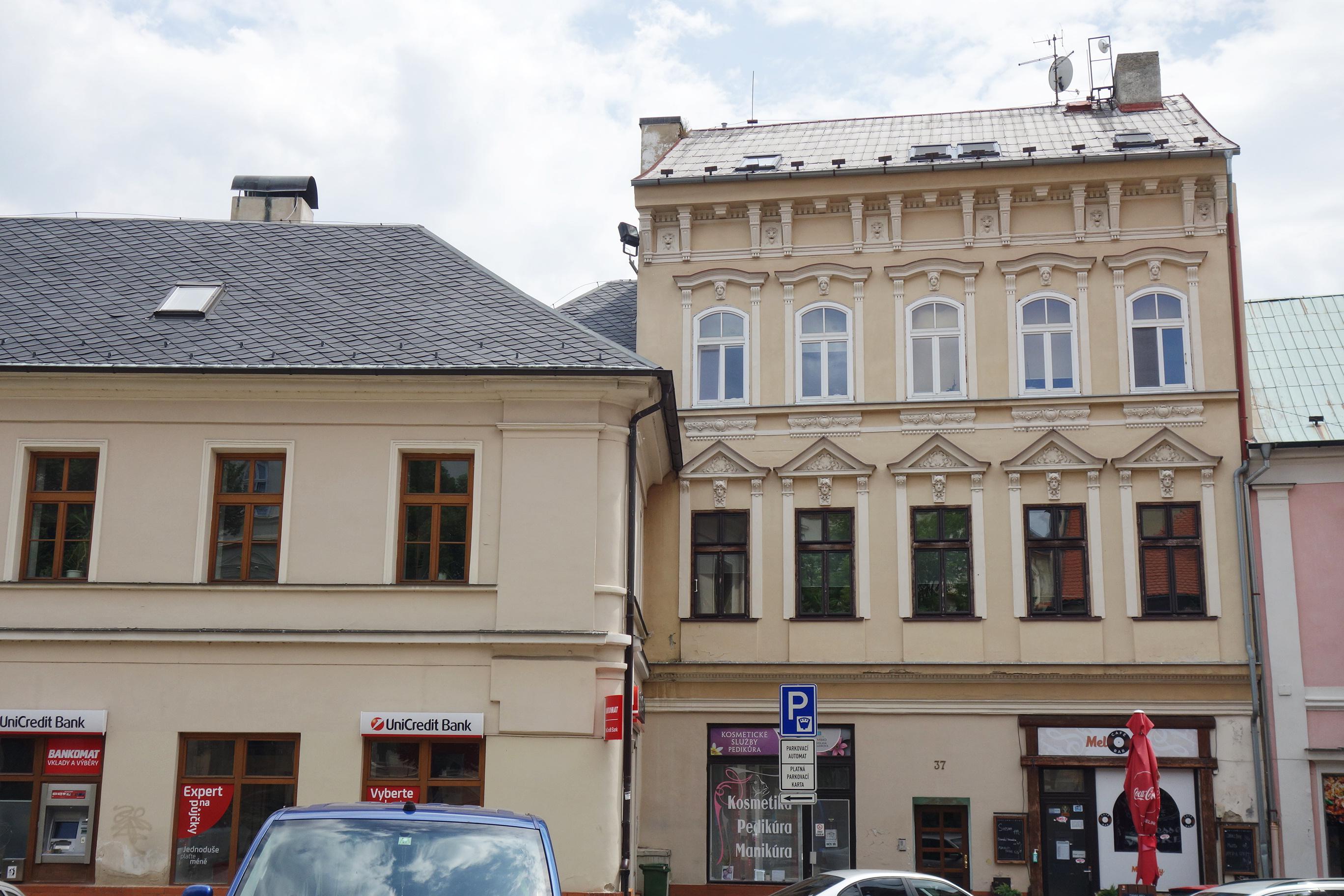 Bankomat UniCredit Bank Czech Republic foto 2