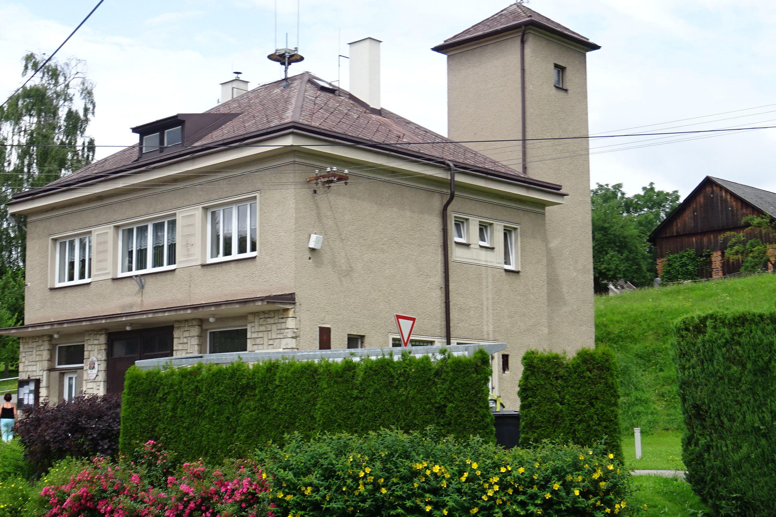 Slatina nad Úpou - obecní úřad foto 3