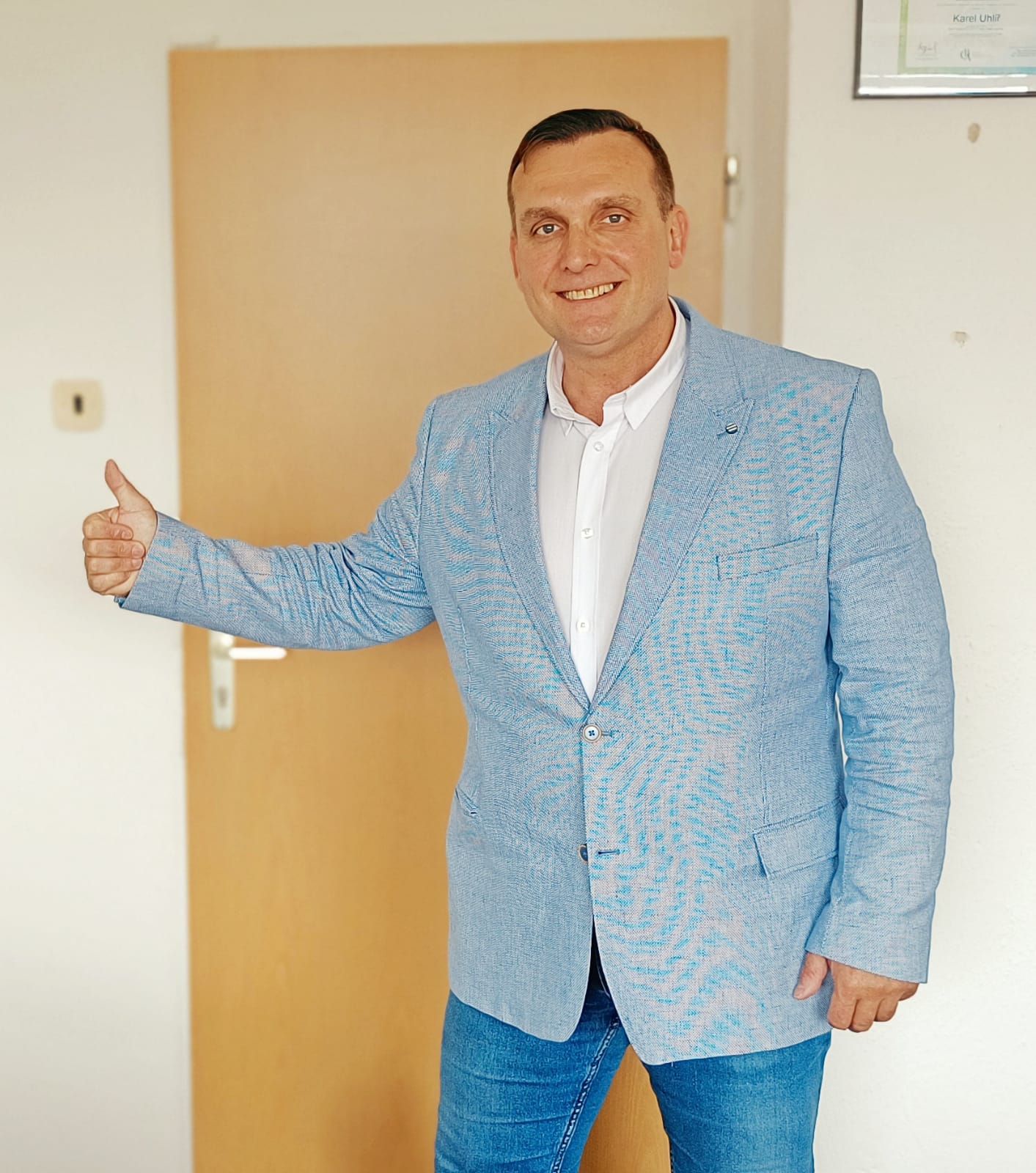 Realitní makléř & Finanční poradce Karel Uhlíř foto 2