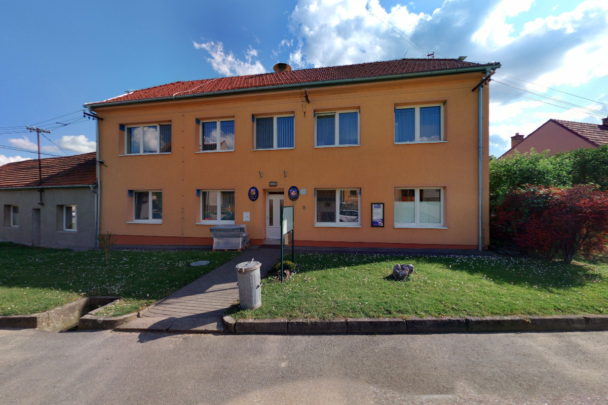 Dobročkovice - obecní úřad foto 2
