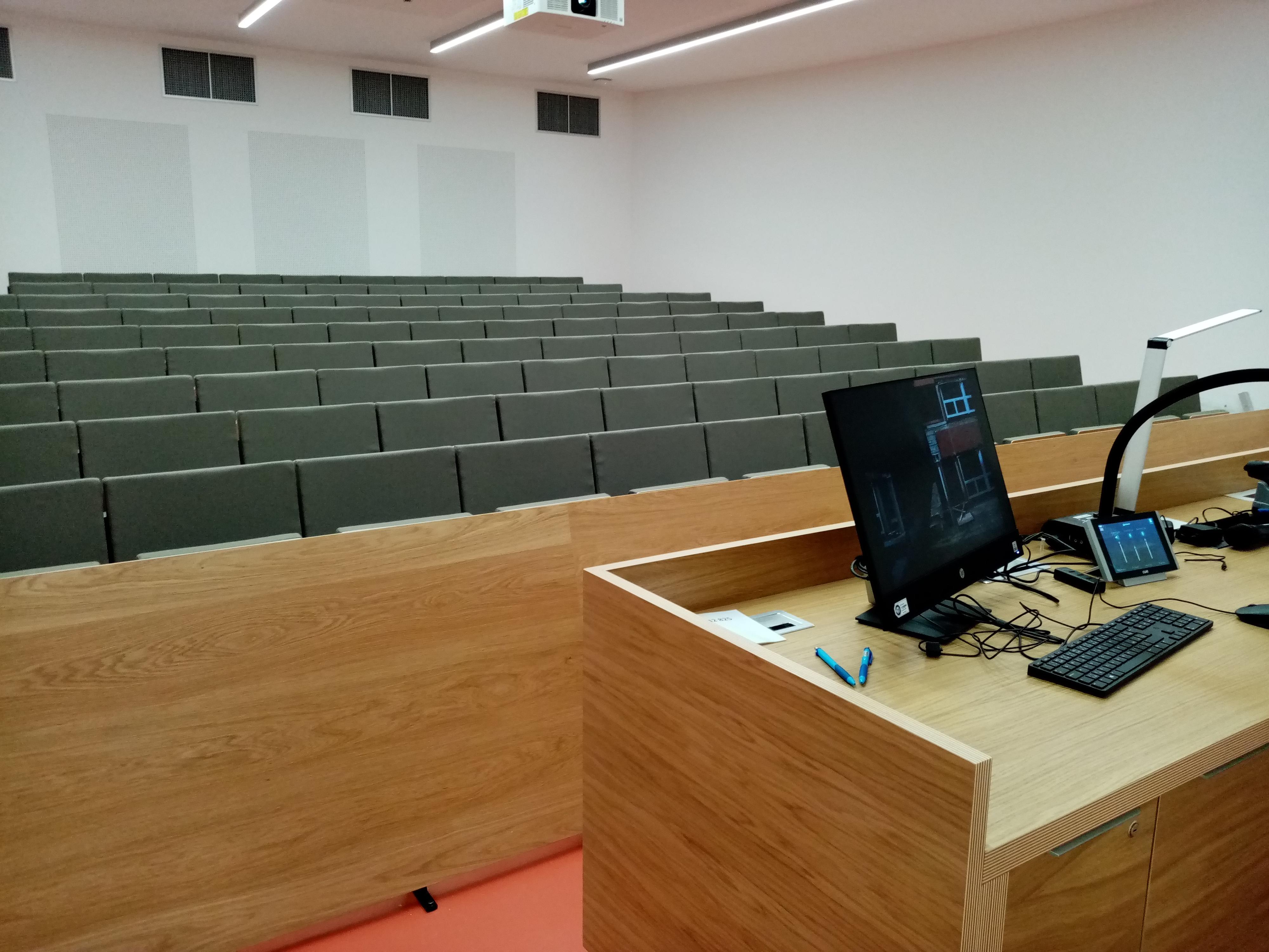 Fakulta sociálních věd - Univerzita Karlova