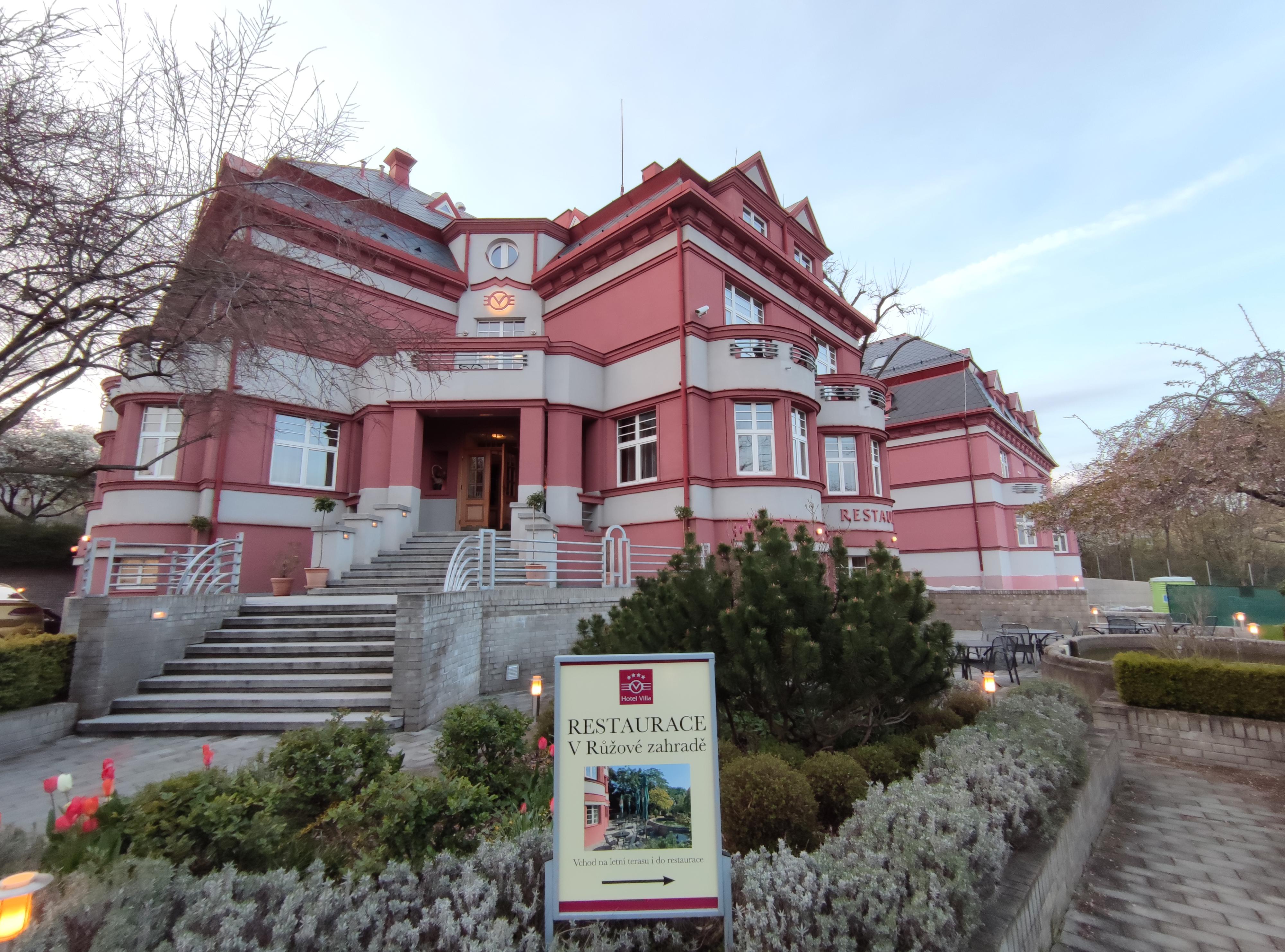 Restaurace V Růžové zahradě foto 4