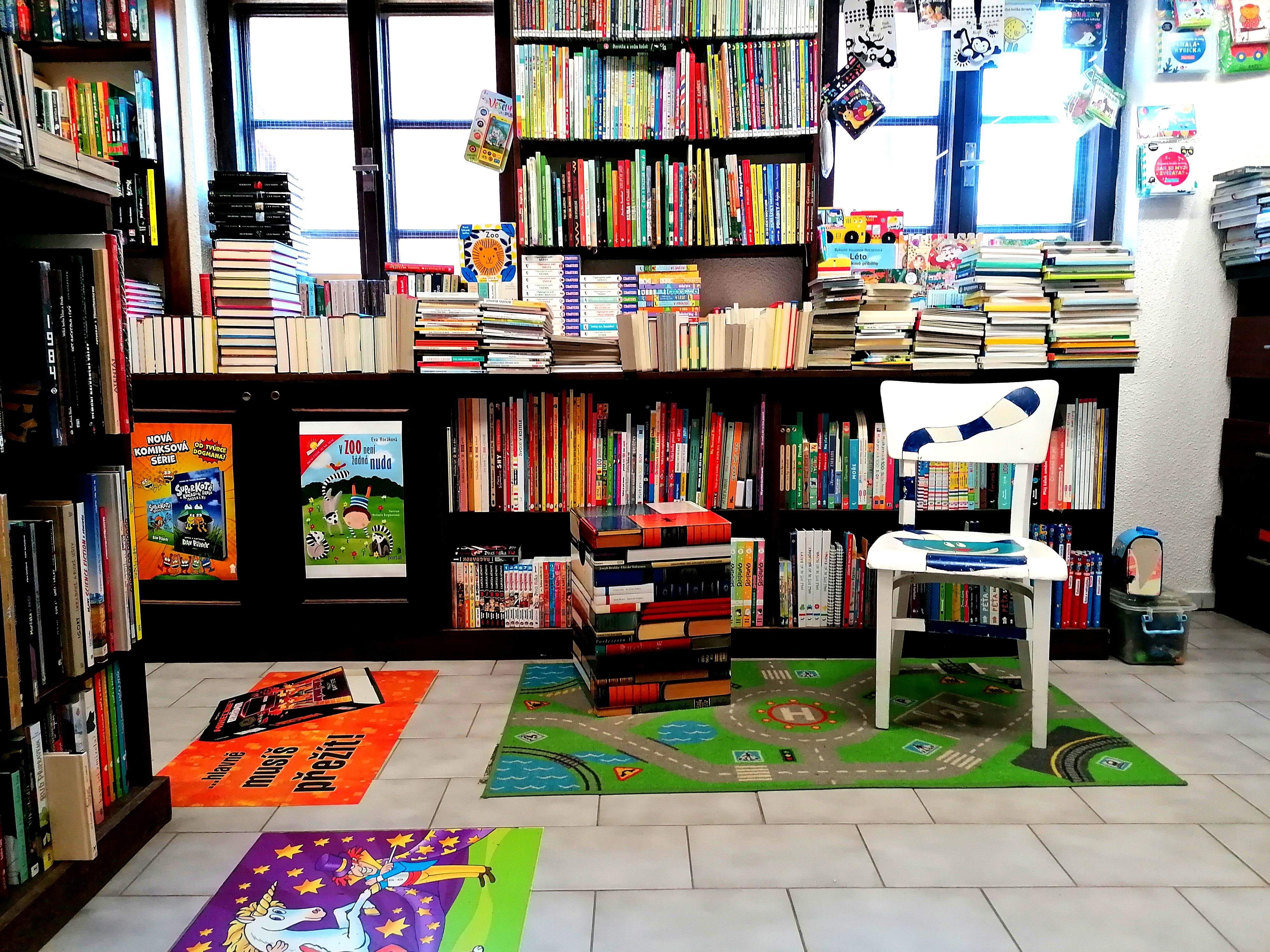 Knihkupectví U Krumlů foto 2