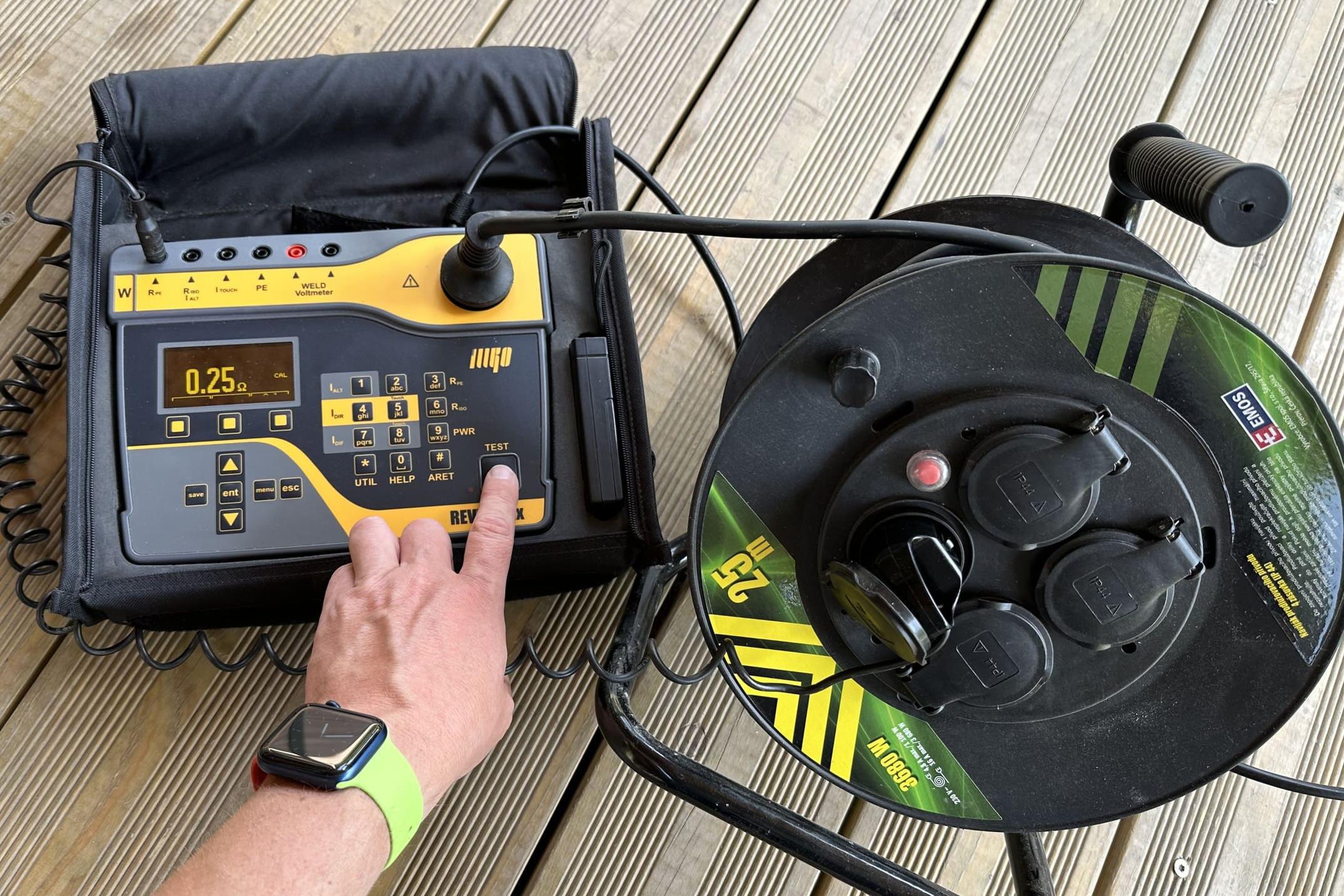 Tomáš Mach - Revize elektrospotřebičů