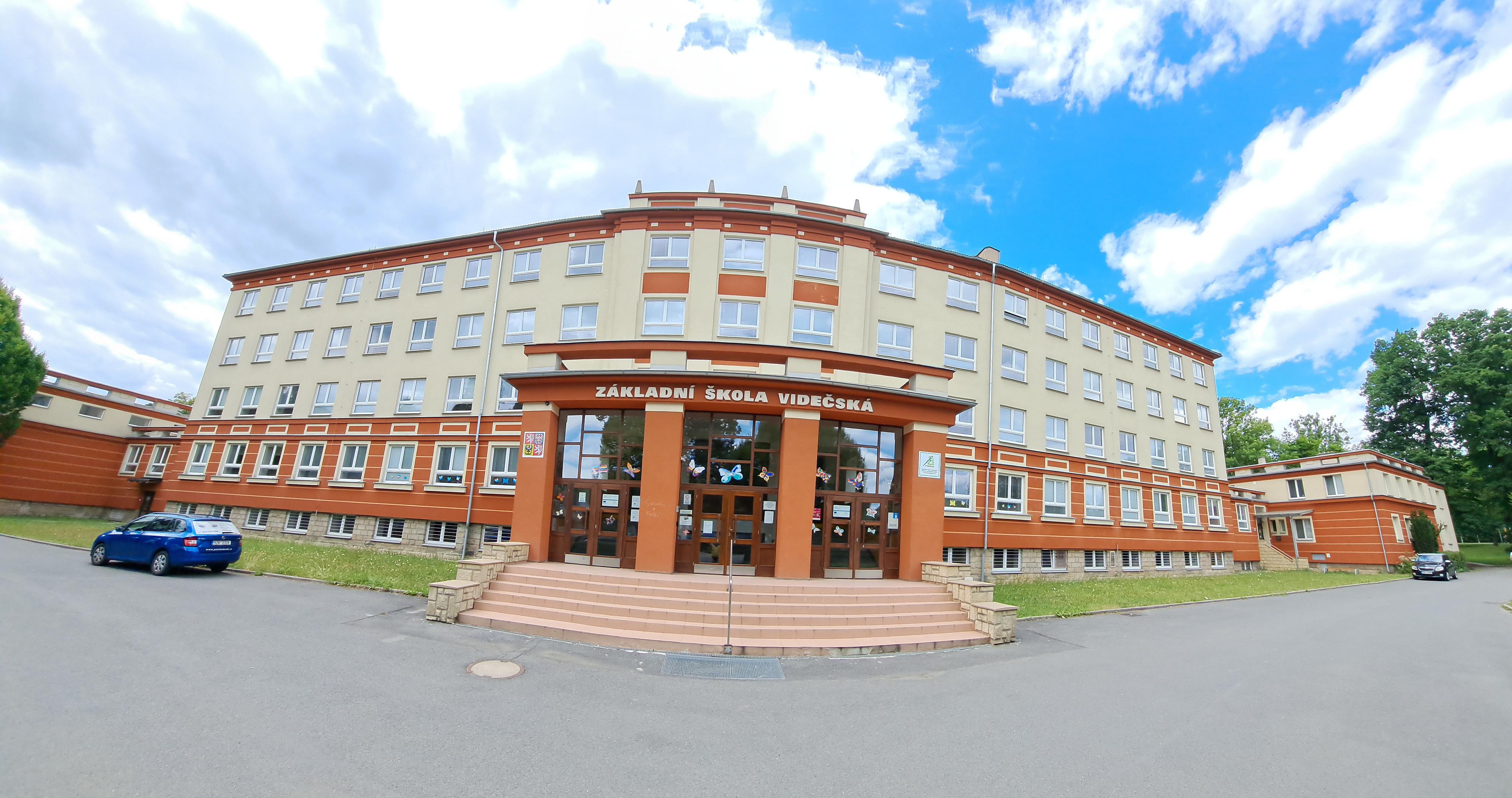 ZŠ Rožnov pod Radhoštěm, Videčská foto 2