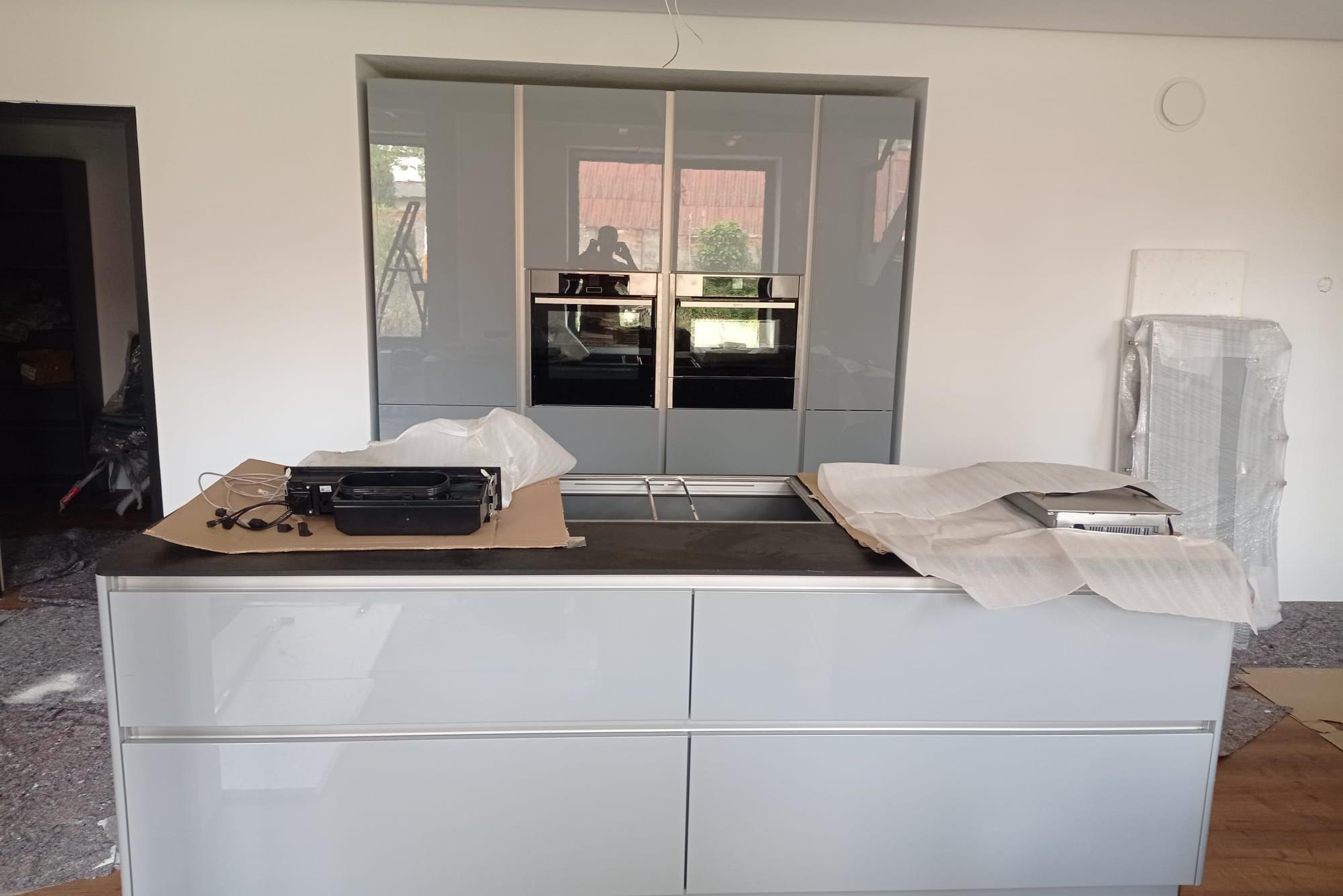 Ralistic idea s.r.o - Montáž kuchyně