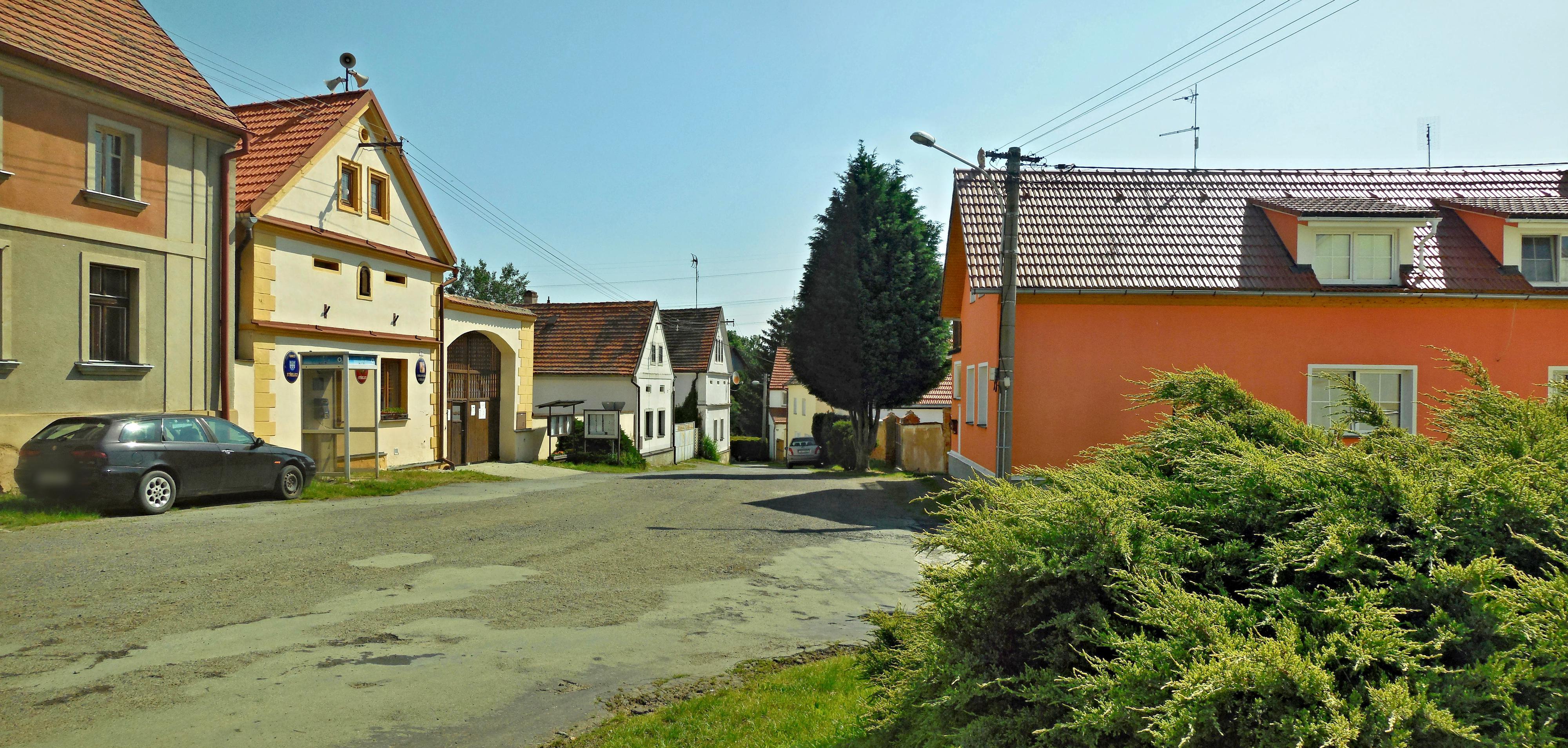 Střelice - obecní úřad foto 3