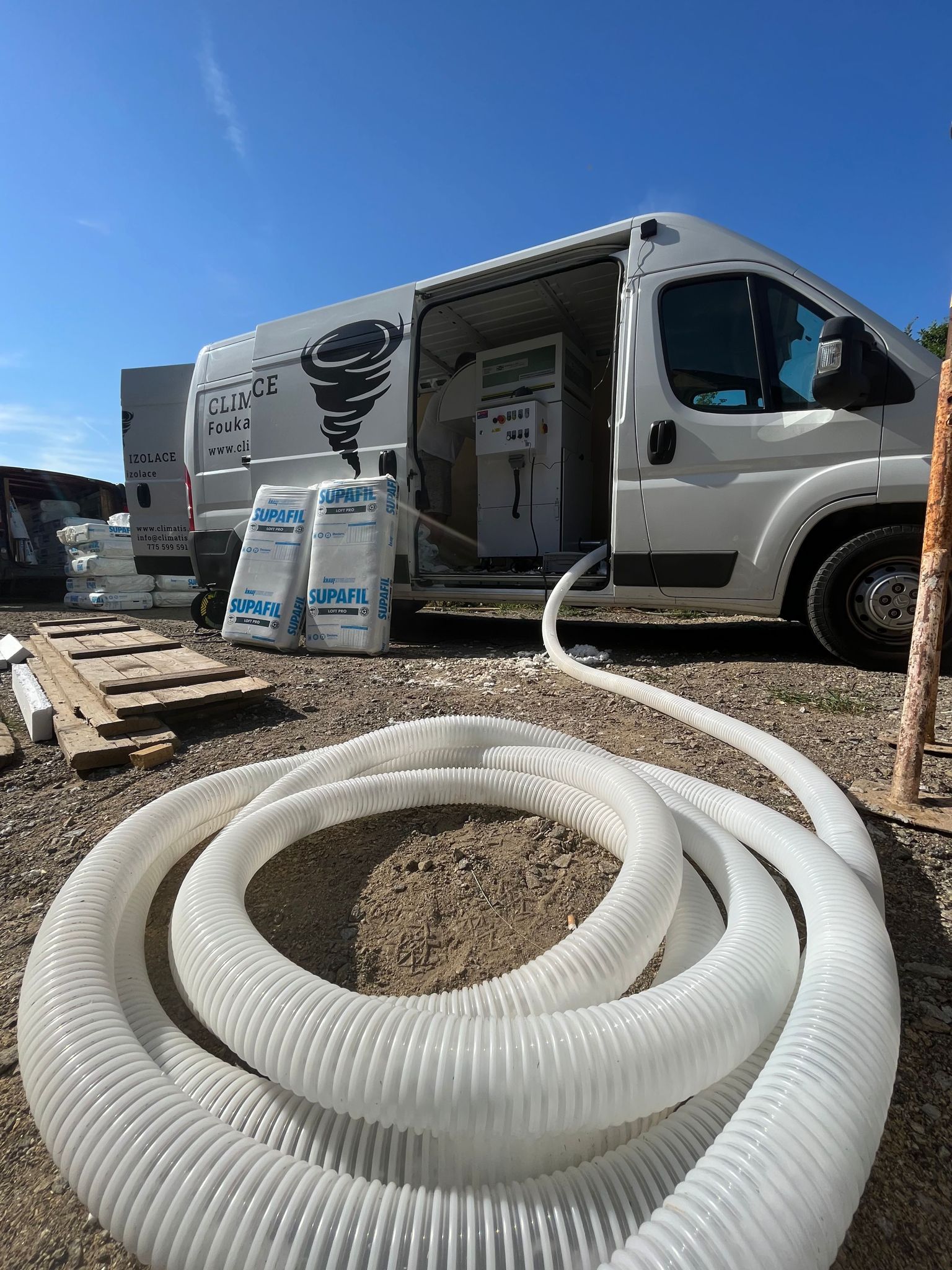 Foukaná izolace - Climatis foto 2