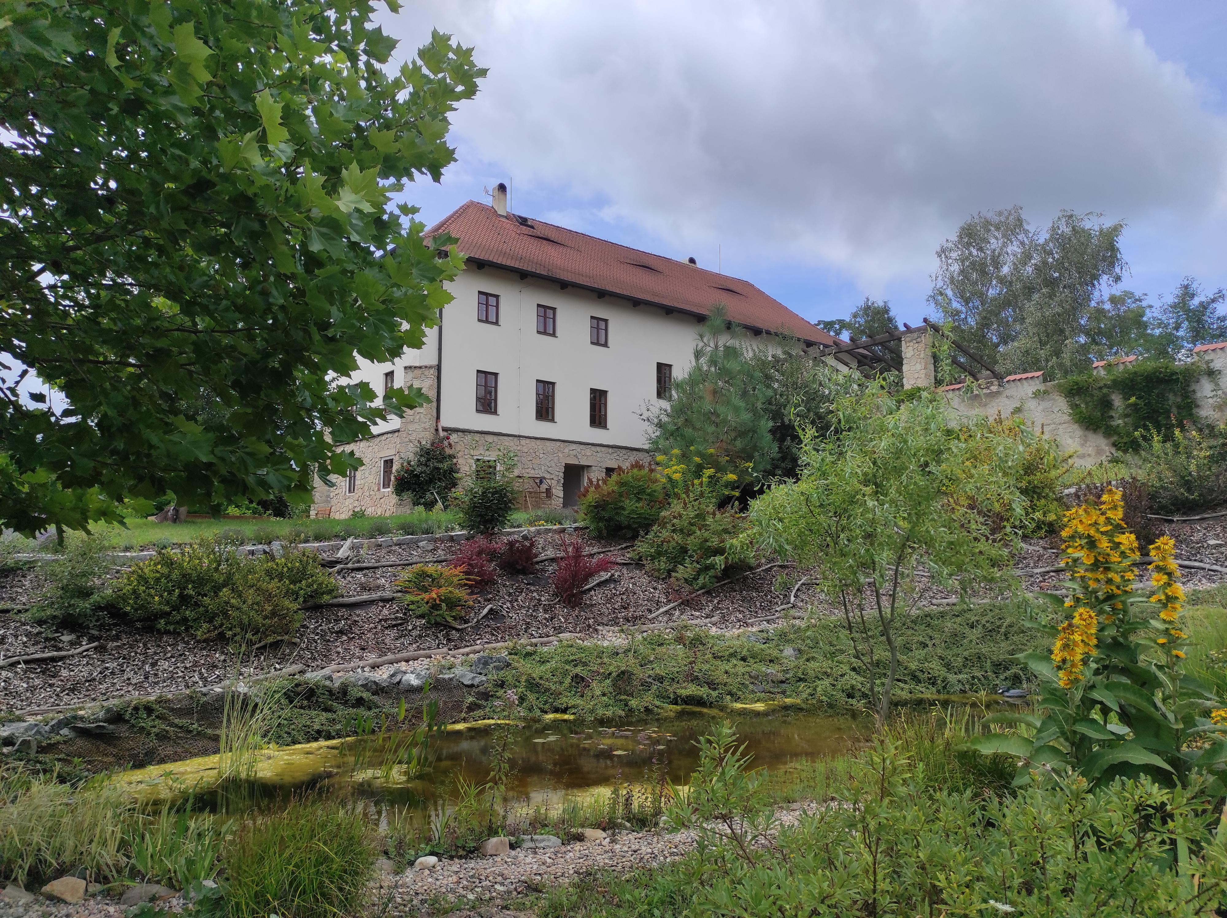 Tvrz Libušín foto 2