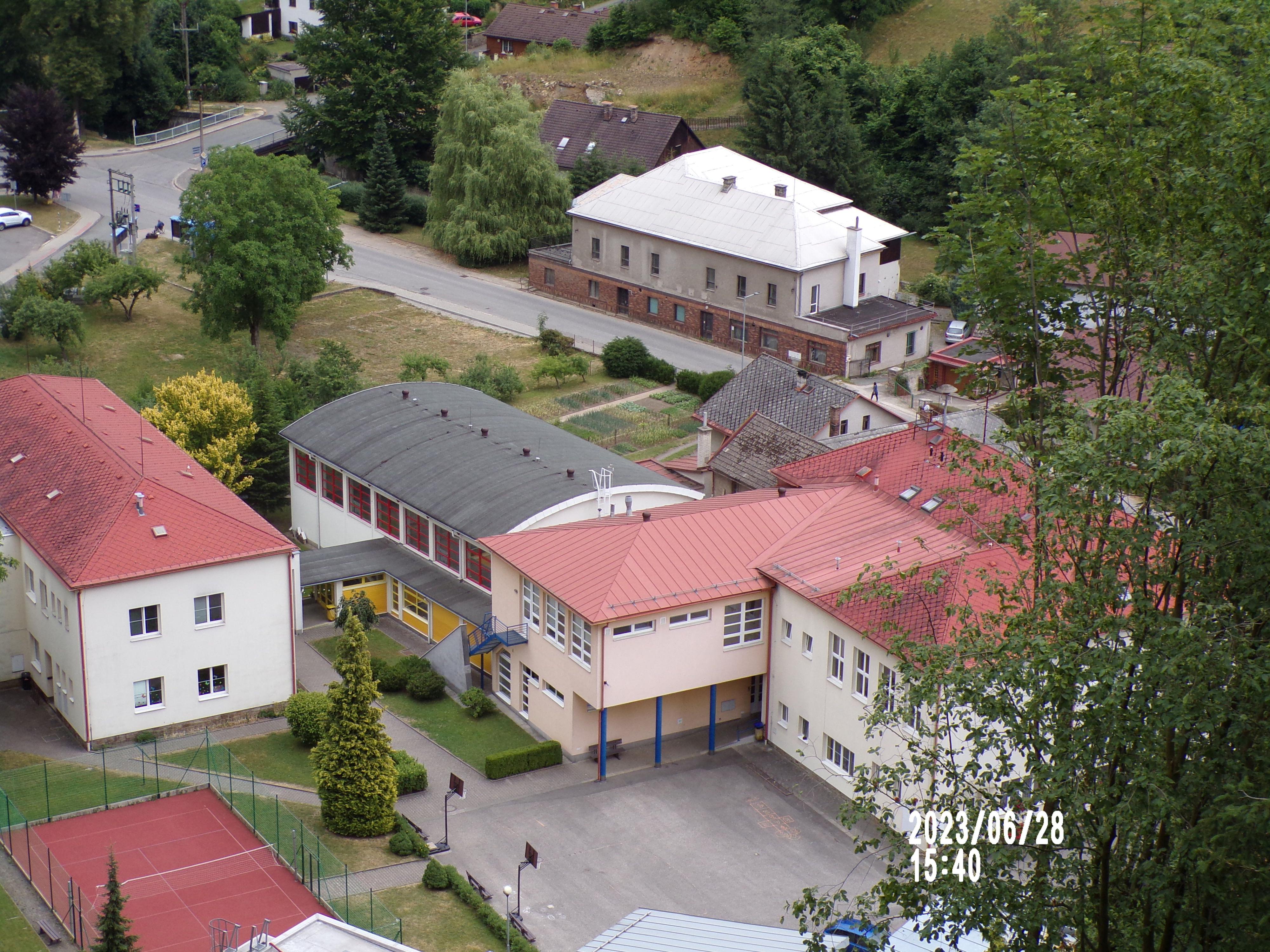 ZŠ Skuhrov nad Bělou foto 2