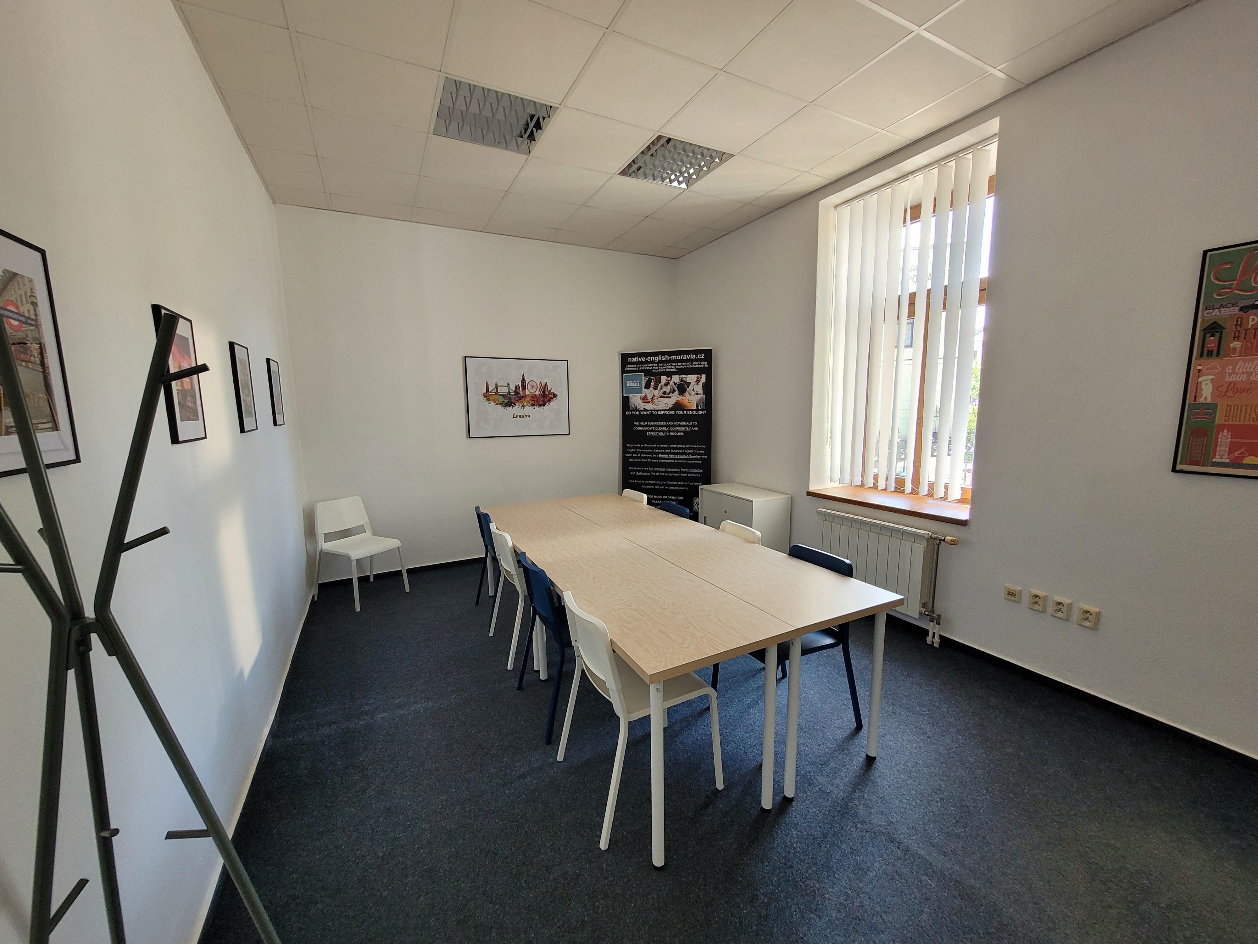 Native English Moravia foto 1