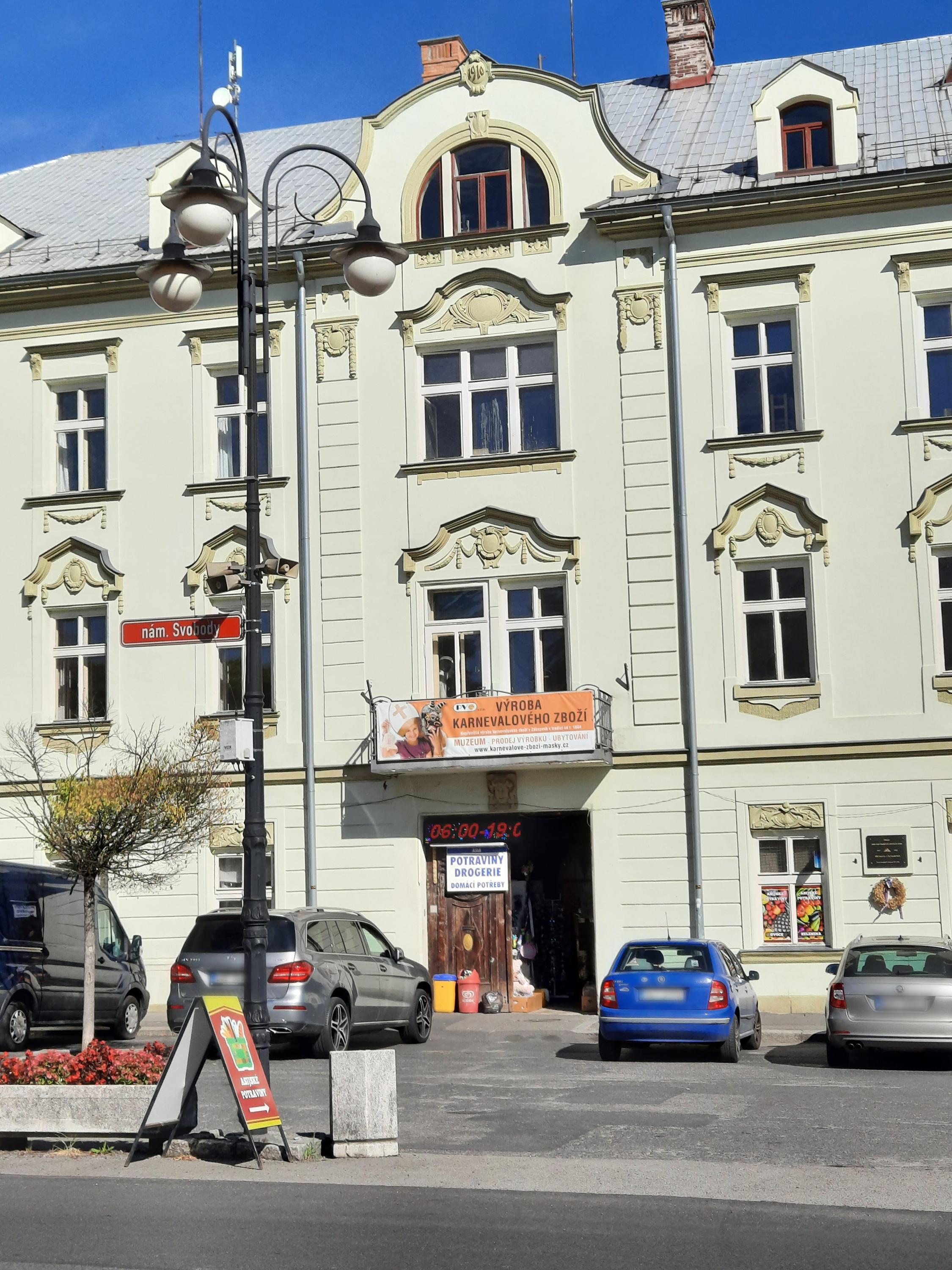 Večerka nám. Svobody 247 foto 1