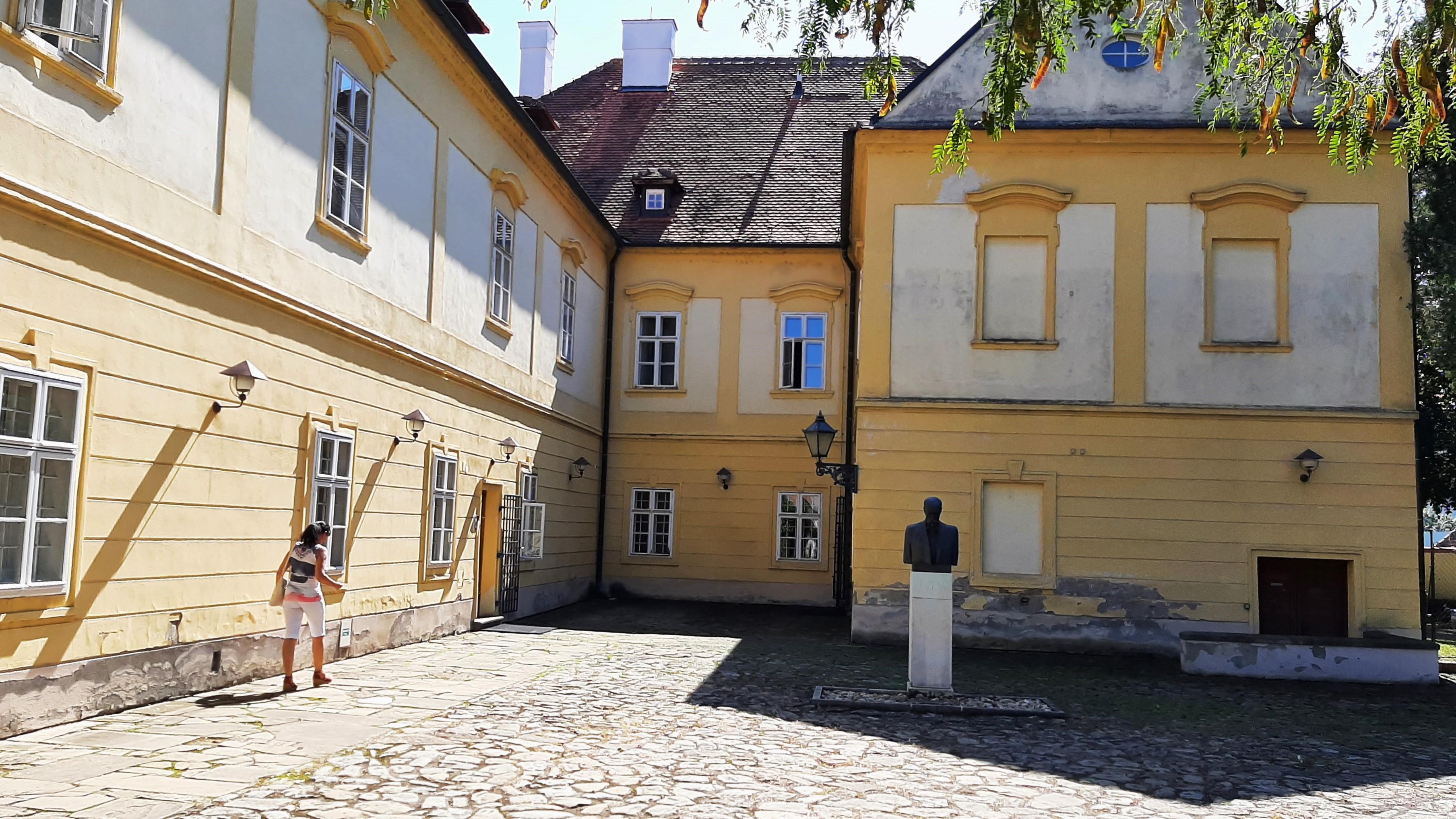 Knihovna Masarykova muzea v Hodoníně foto 2