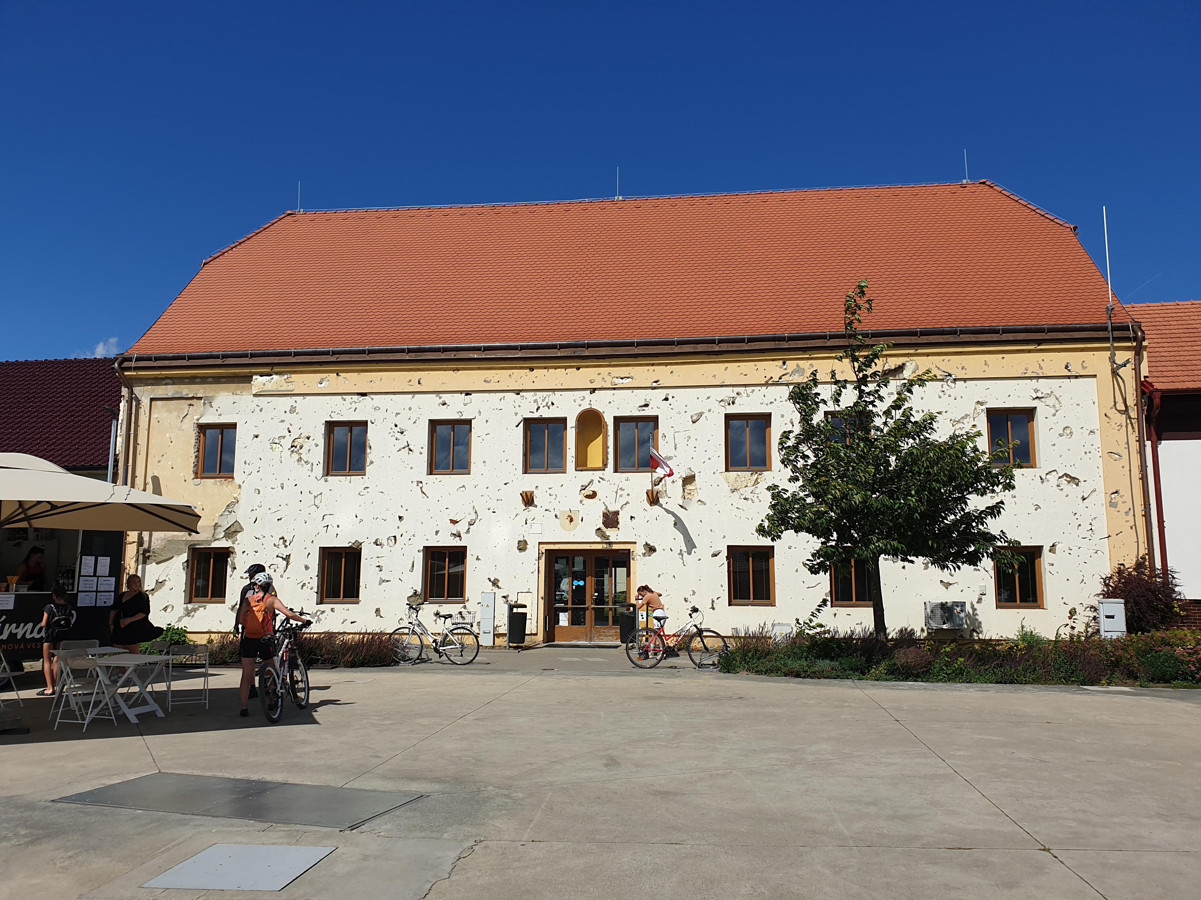 Moravská Nová Ves - úřad městyse foto 3