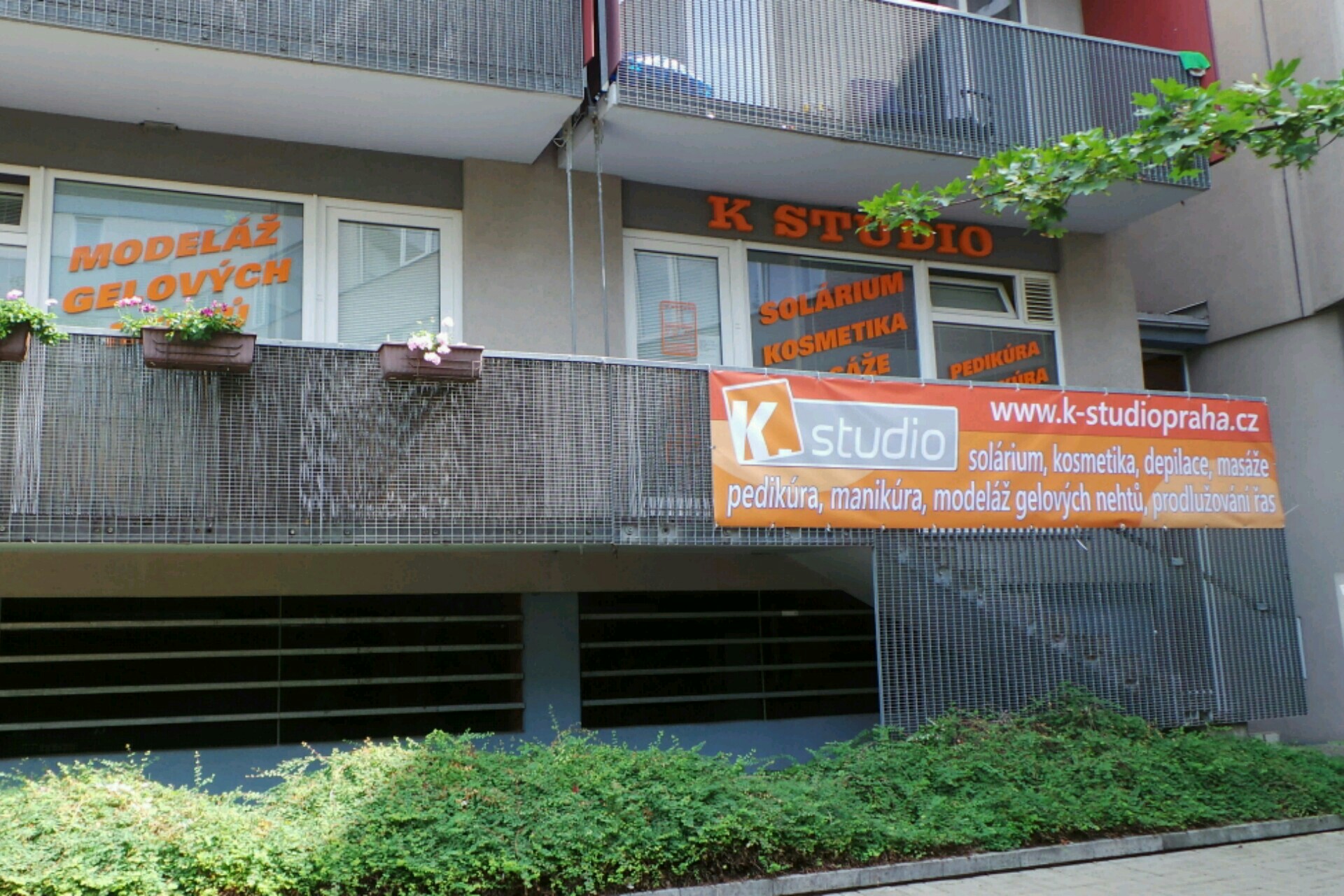 K - studio Praha - kadeřnictví, solárium, pedikúra foto 2