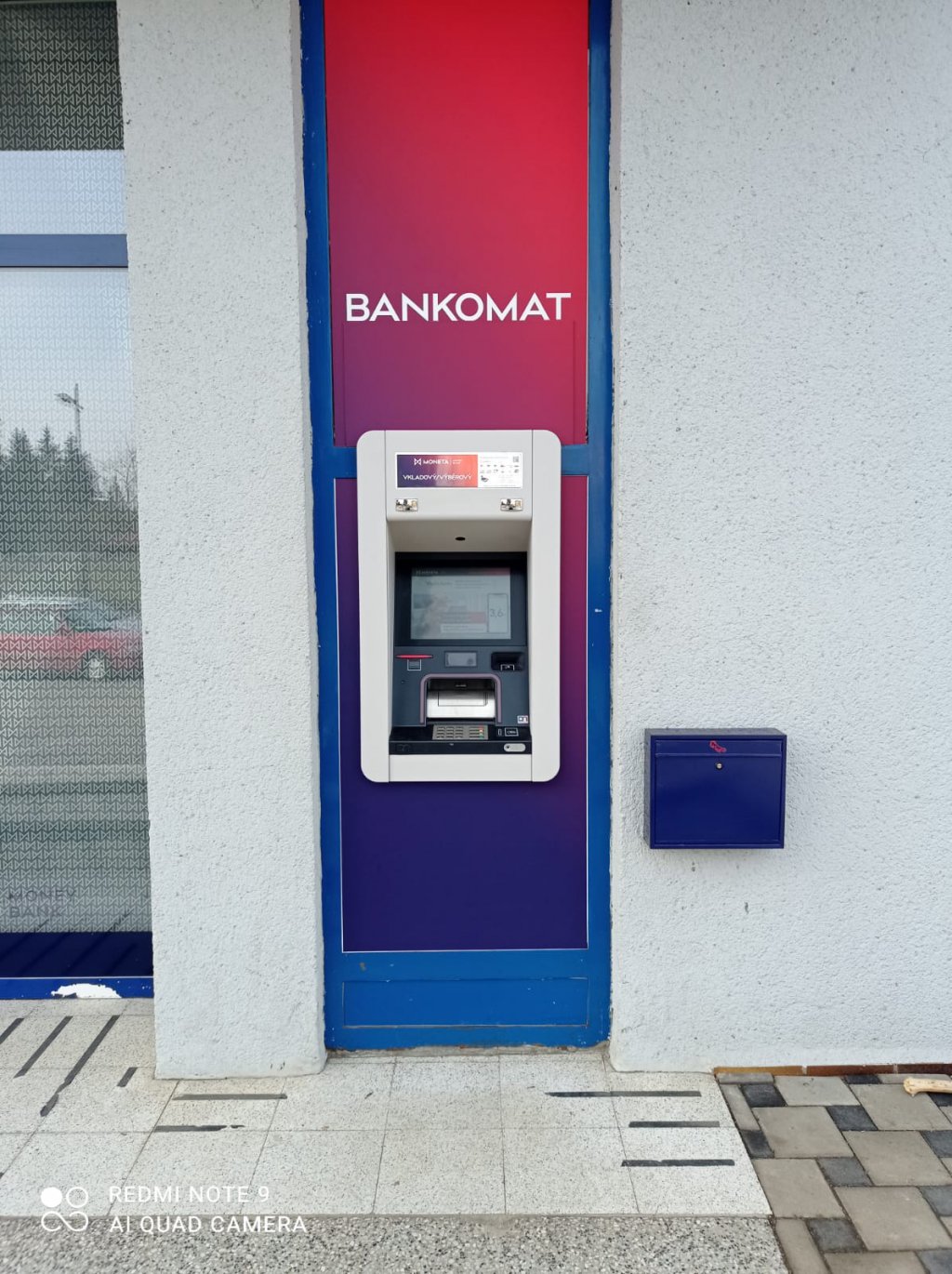Bankomat MONETA Bank vkladový foto 3