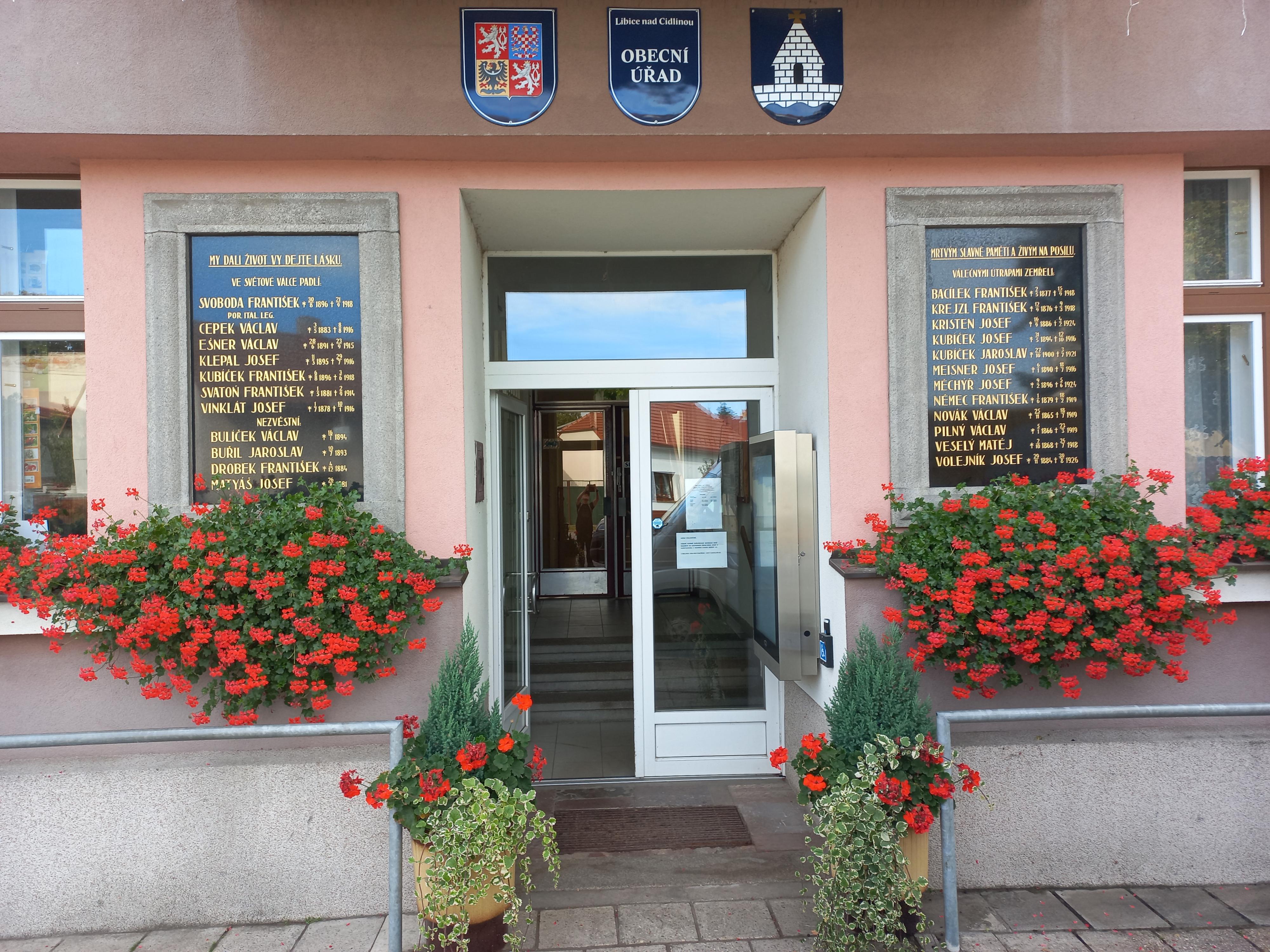 Libice nad Cidlinou - obecní úřad foto 2