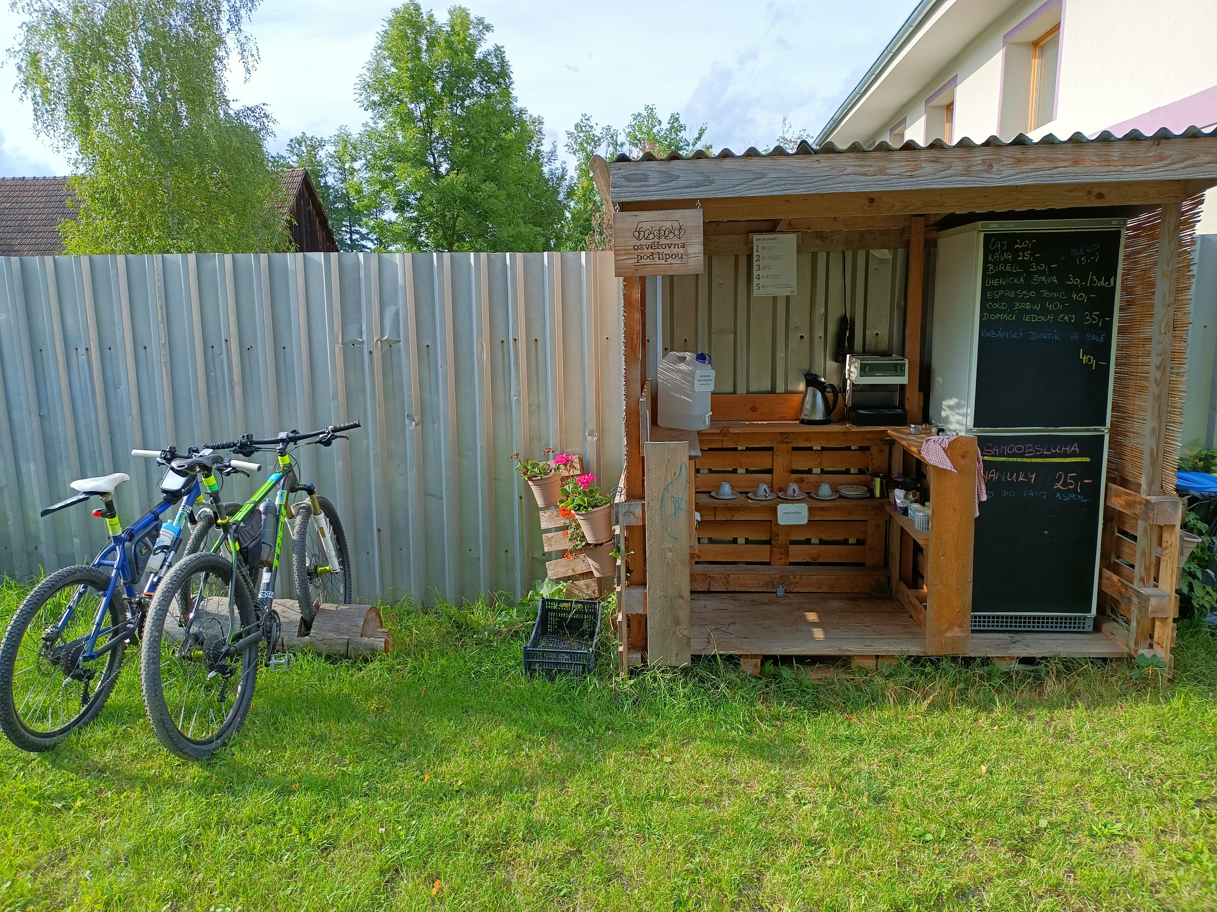 Osvěžovna pod lípou foto 5