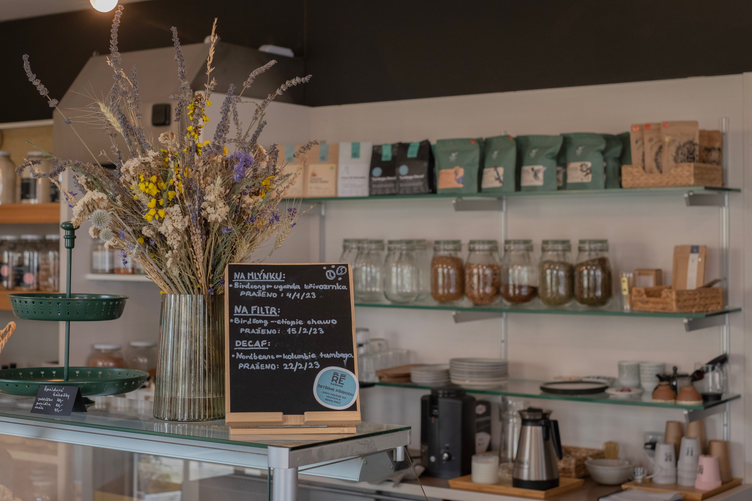 Dalejka kafe & koloniál foto 2