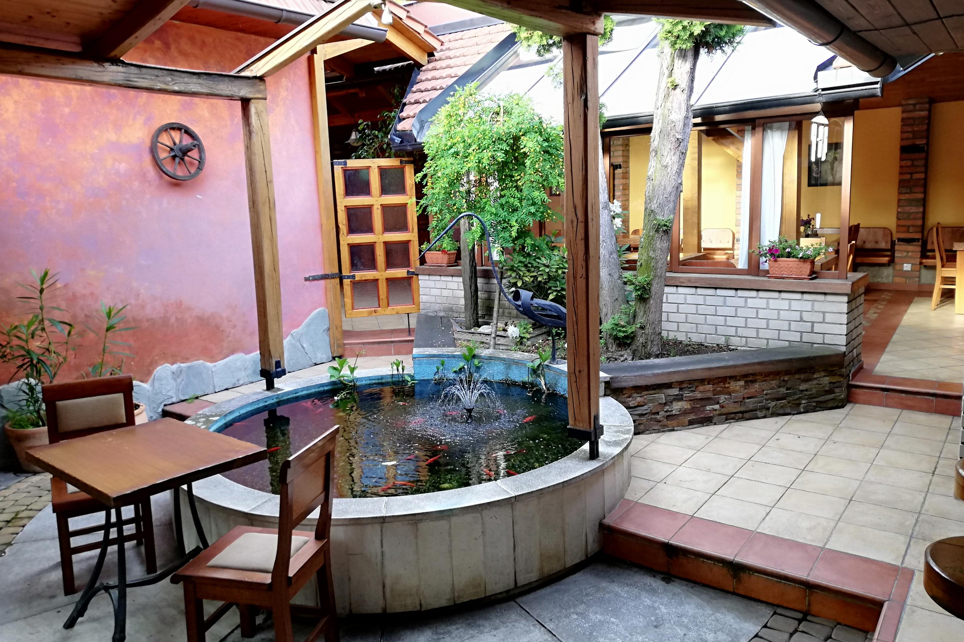 Stylová restaurace - Tuning bar