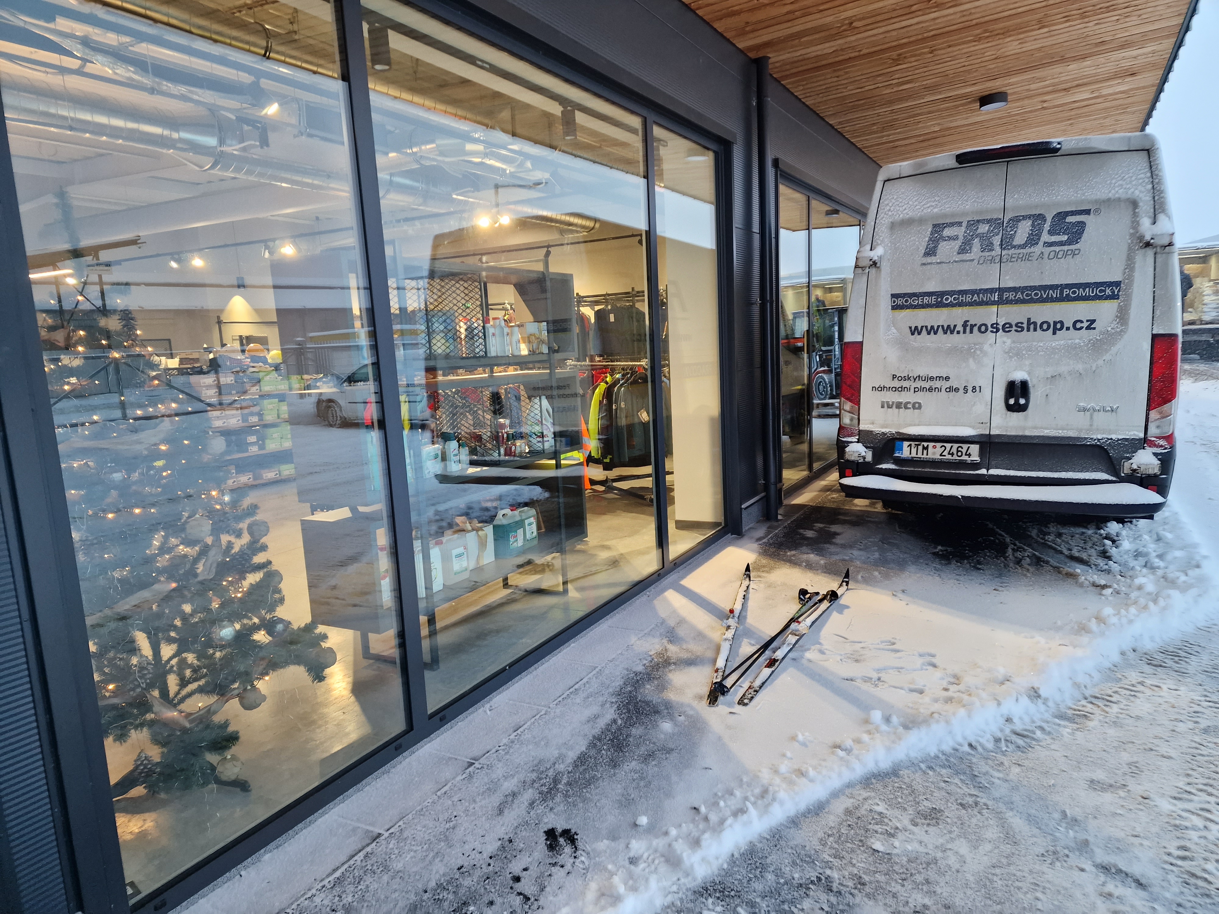 FROS ZPS - velkoobchod drogerie a ochranných pracovních pomůcek foto 3