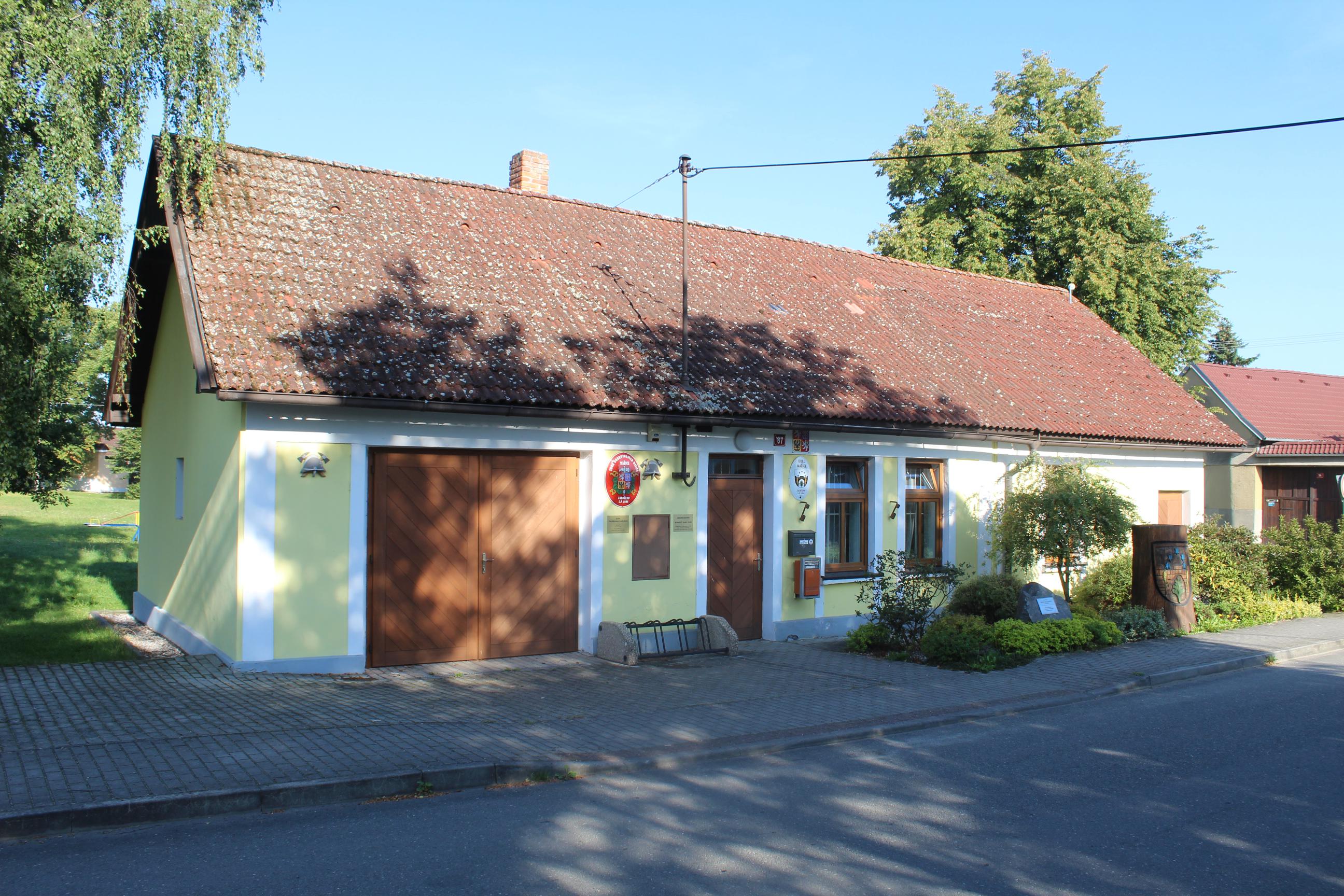 Mažice - obecní úřad foto 2
