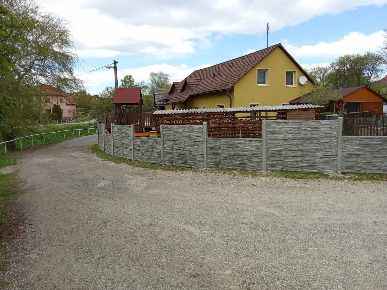PLOTZLIN - Montáž betonových plotů foto 3